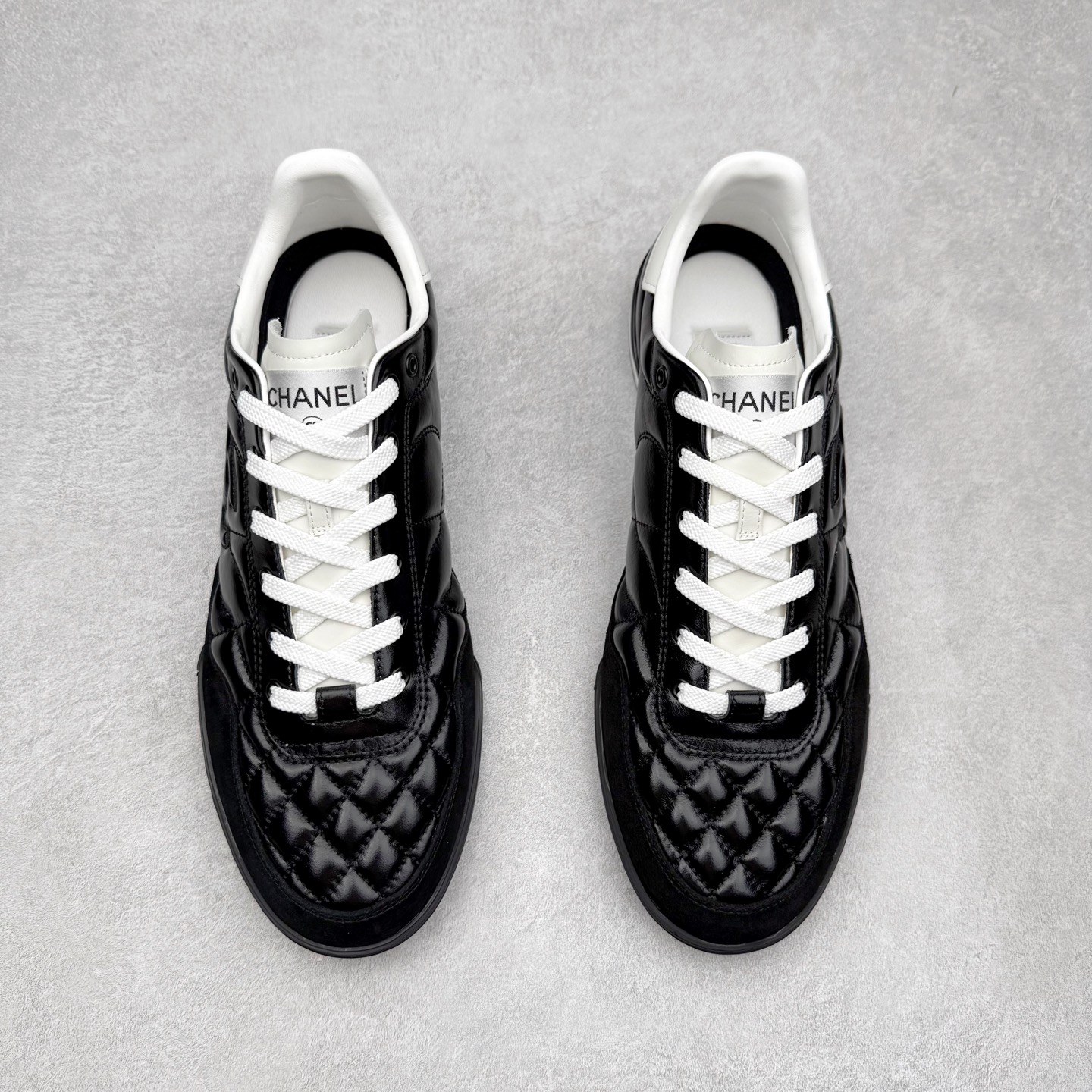 CHANEL 香奈儿  25s 德训鞋  低筒 圆头运动鞋 休闲鞋 跑步鞋 女鞋  亮面黑色  