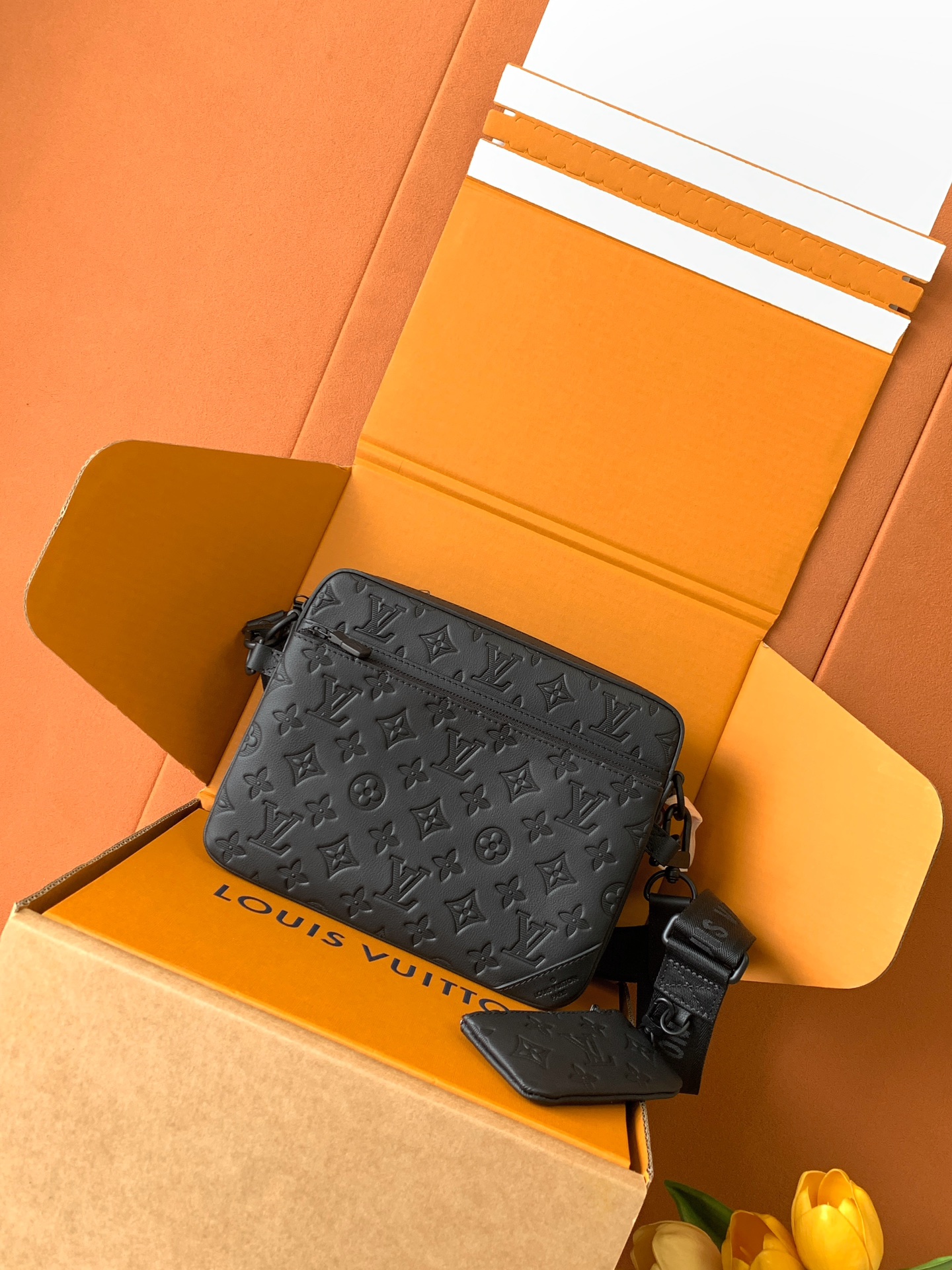 LOUIS VUITTON  Trio 全钢五金 经典老花 印花 拉链 涂层帆布 三合一 单肩斜挎包 黑色  A0 M46602