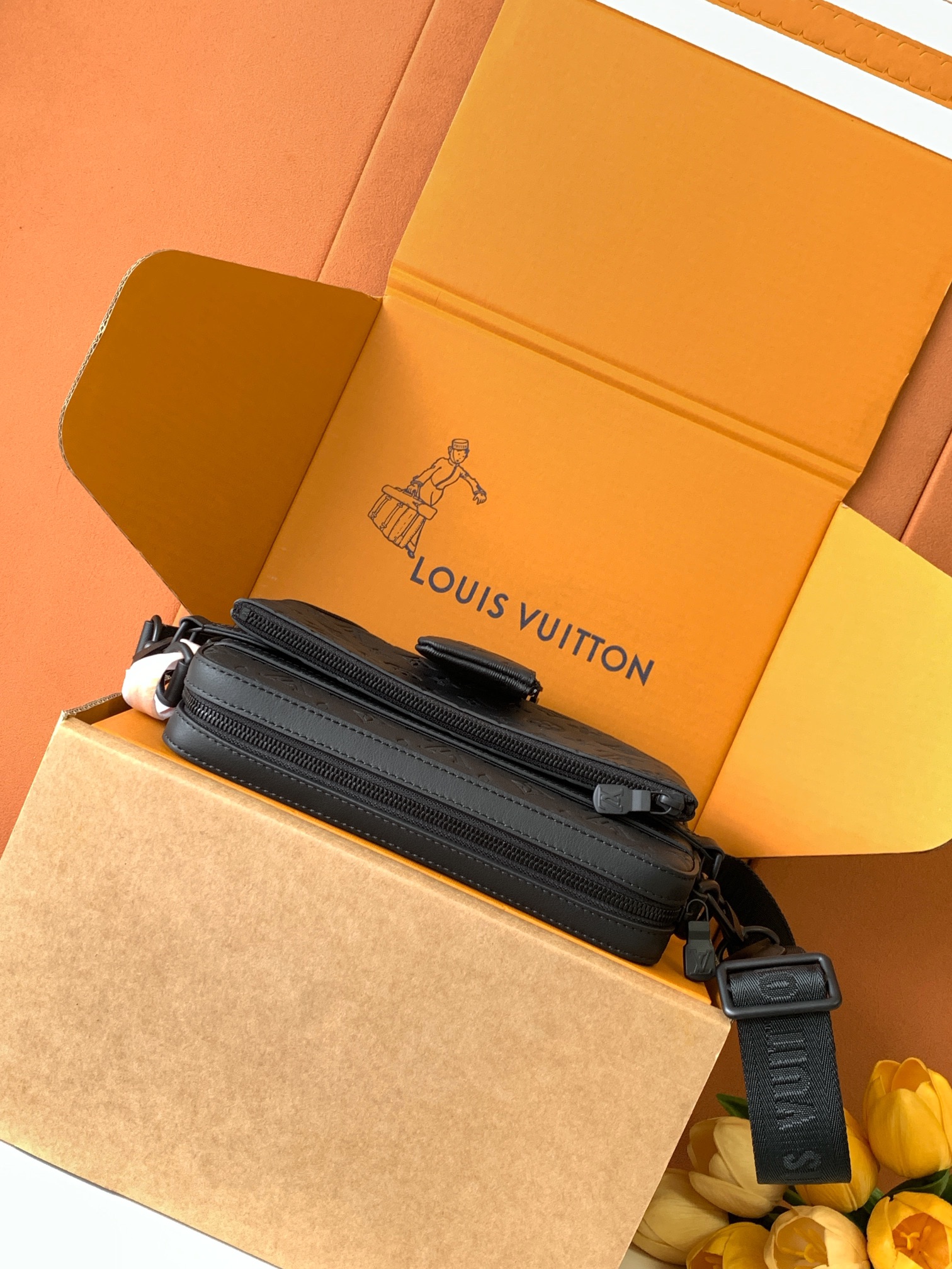 LOUIS VUITTON  Trio 全钢五金 经典老花 印花 拉链 涂层帆布 三合一 单肩斜挎包 黑色  A0 M46602