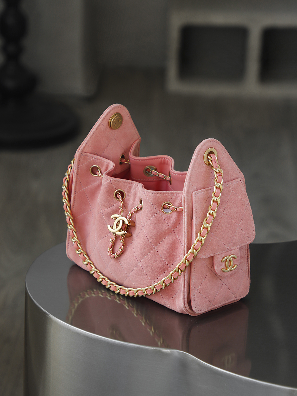 CHA 25bag 26C mini  High-End Replica Luxury Reps 嬉皮包单肩包 麂皮 粉红色 A5 AS5631-B18799-U5336