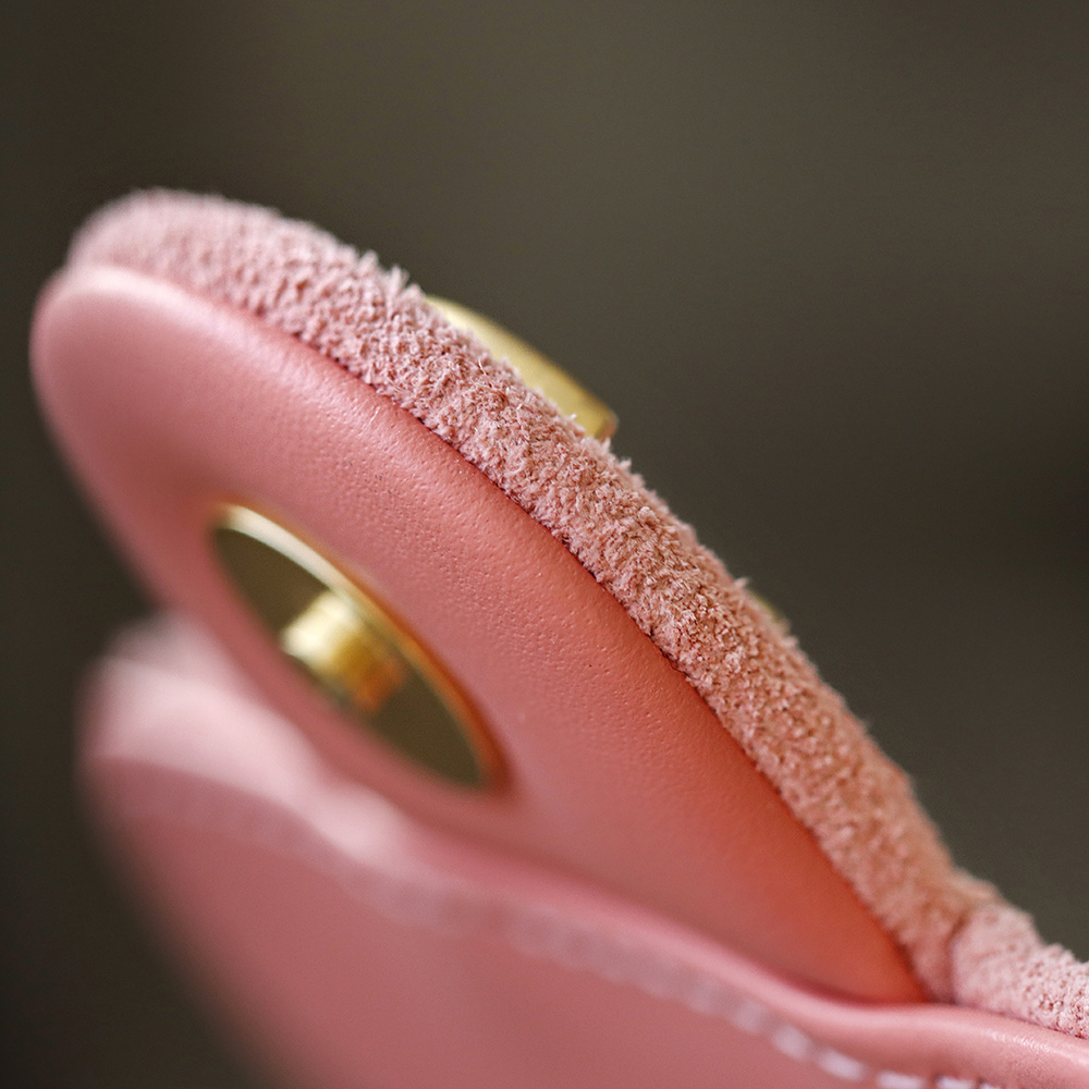 CHA 25bag 26C mini  High-End Replica Luxury Reps 嬉皮包单肩包 麂皮 粉红色 A5 AS5631-B18799-U5336