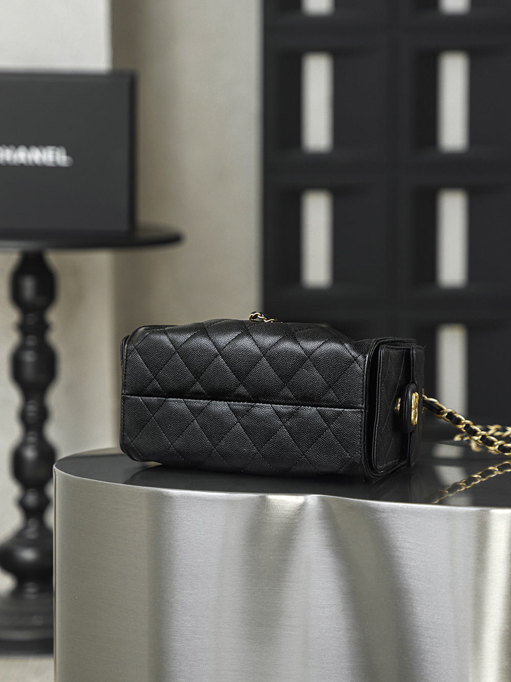 CHA 25bag 26C mini  High-End Replica Luxury Reps 嬉皮包单肩包 黑色颗粒 A5 AS5631-B20304-94305