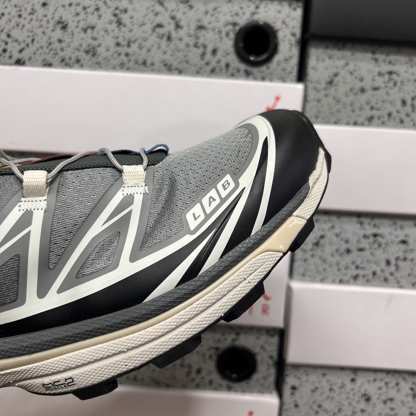 SALOMON XT-6  萨洛蒙  低筒 减震防滑 户外 跑步鞋 运动鞋 登山 男鞋 女鞋  波鞋 （版型偏小一码）灰色 473057