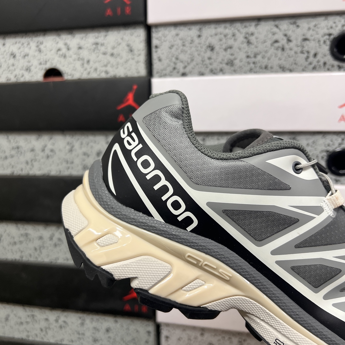 SALOMON XT-6  萨洛蒙  低筒 减震防滑 户外 跑步鞋 运动鞋 登山 男鞋 女鞋  波鞋 （版型偏小一码）灰色 473057