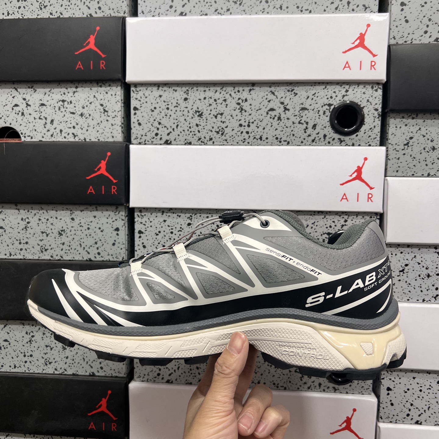 SALOMON XT-6  萨洛蒙  低筒 减震防滑 户外 跑步鞋 运动鞋 登山 男鞋 女鞋  波鞋 （版型偏小一码）灰色 473057