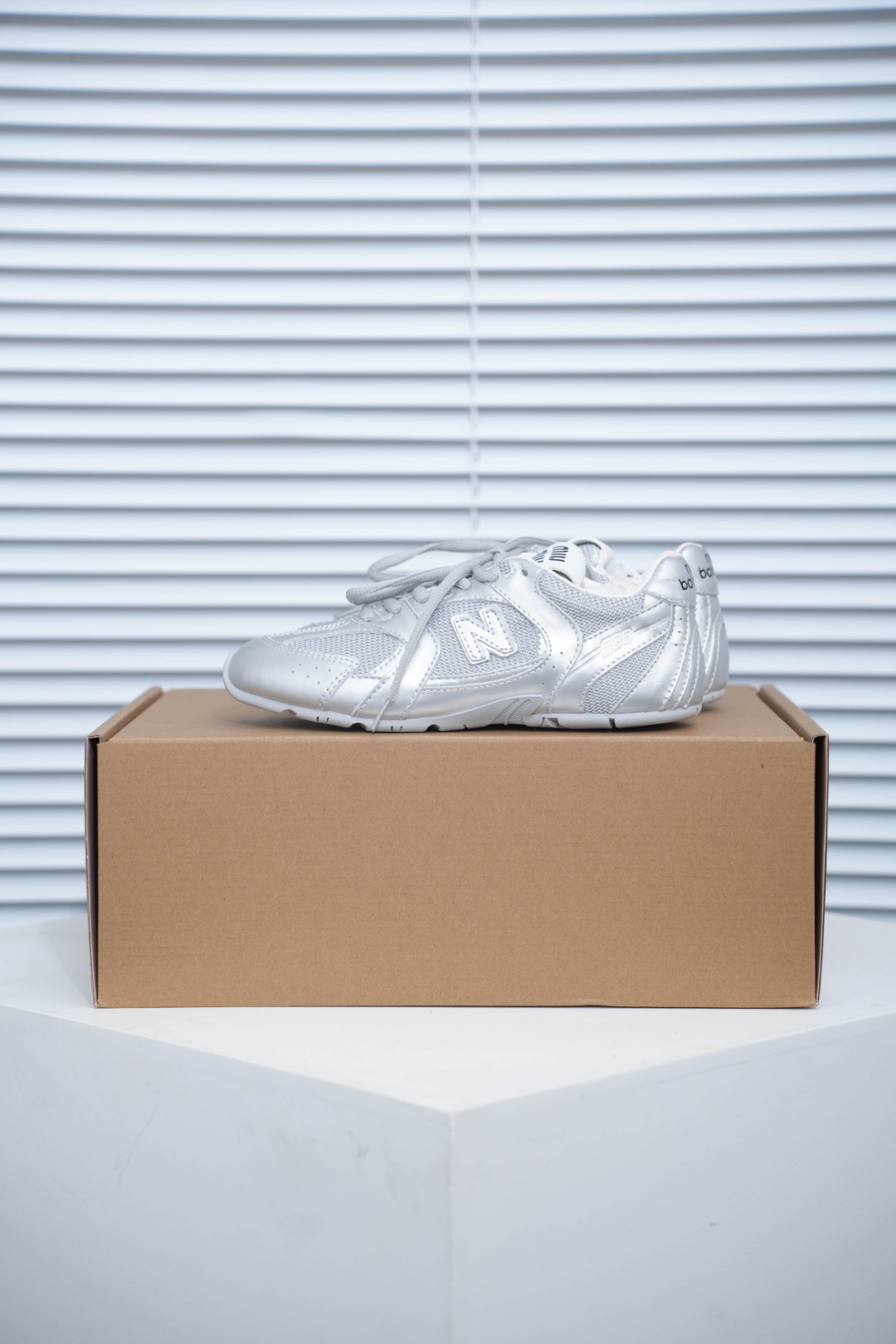 Miumiu x New Balance NB530 低筒 平底 复古跑鞋 休闲鞋 板鞋 运动鞋  女鞋 波鞋银色