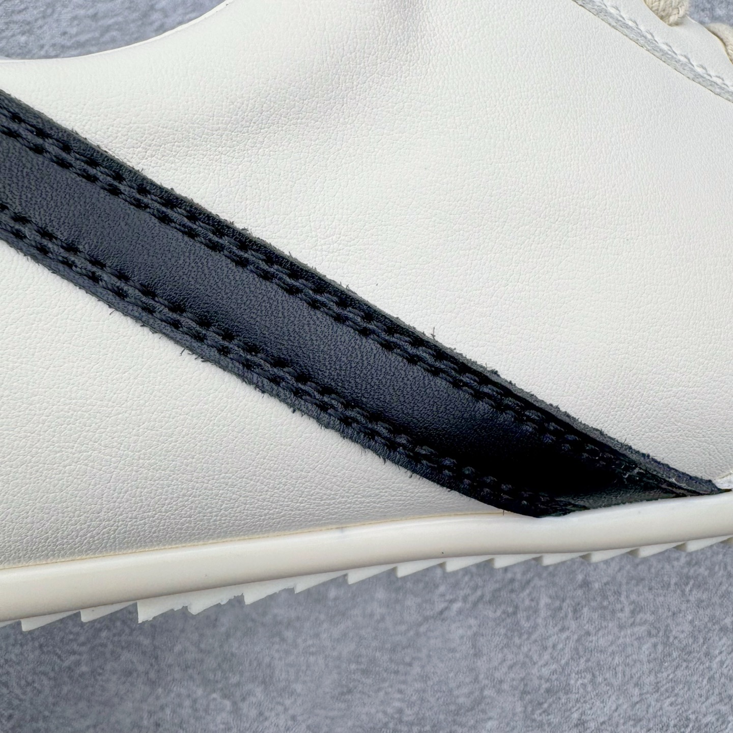 RICK OWENS/RO RUNNER  RO  低筒  板鞋 休闲鞋 波鞋 男鞋  平底 牛皮 白色 RU02E1889LCO-1191