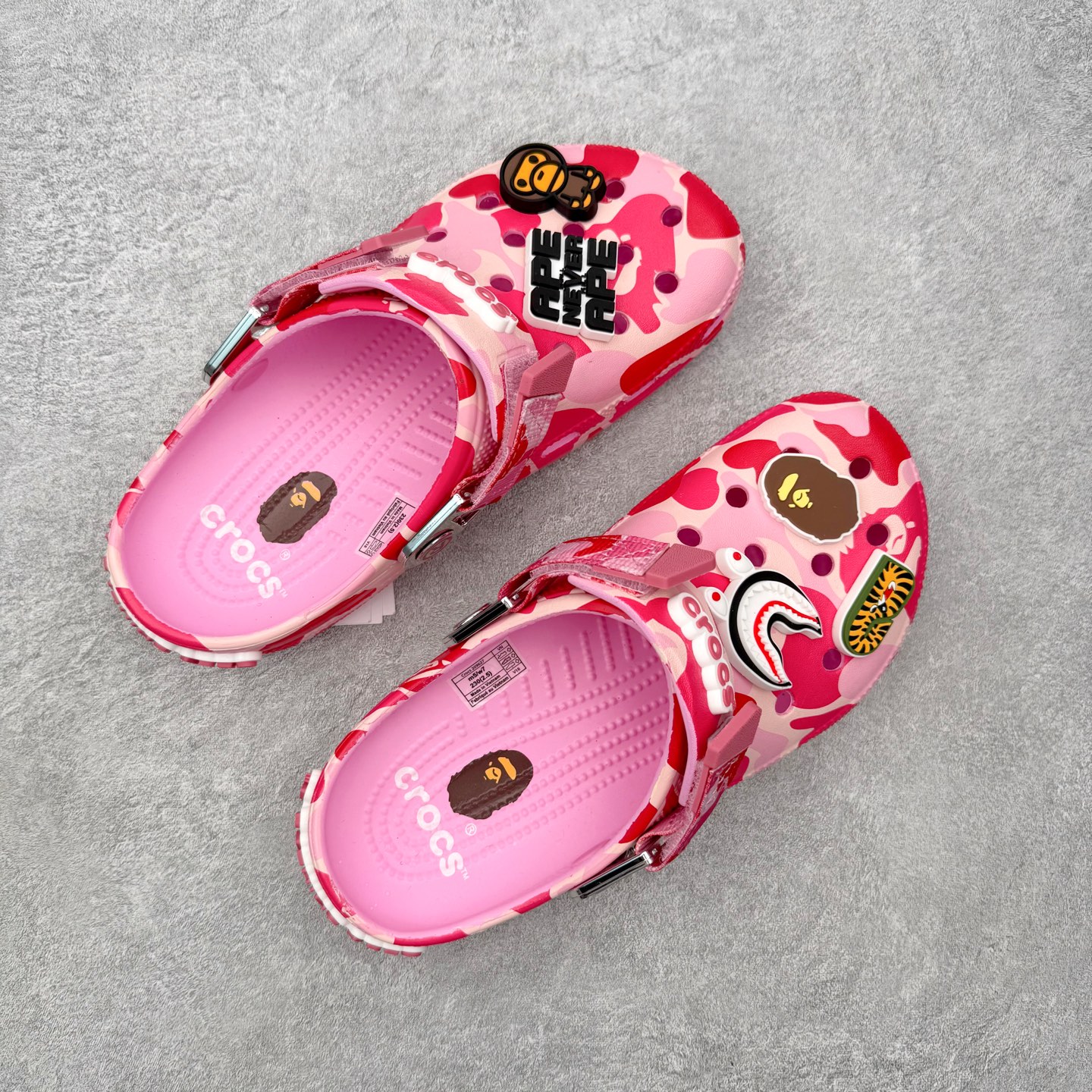 BATHING APE x Crocs Classic clog 卡骆驰  EVA 通勤 凉鞋 室内外 拖鞋 沙滩鞋  洞洞鞋  