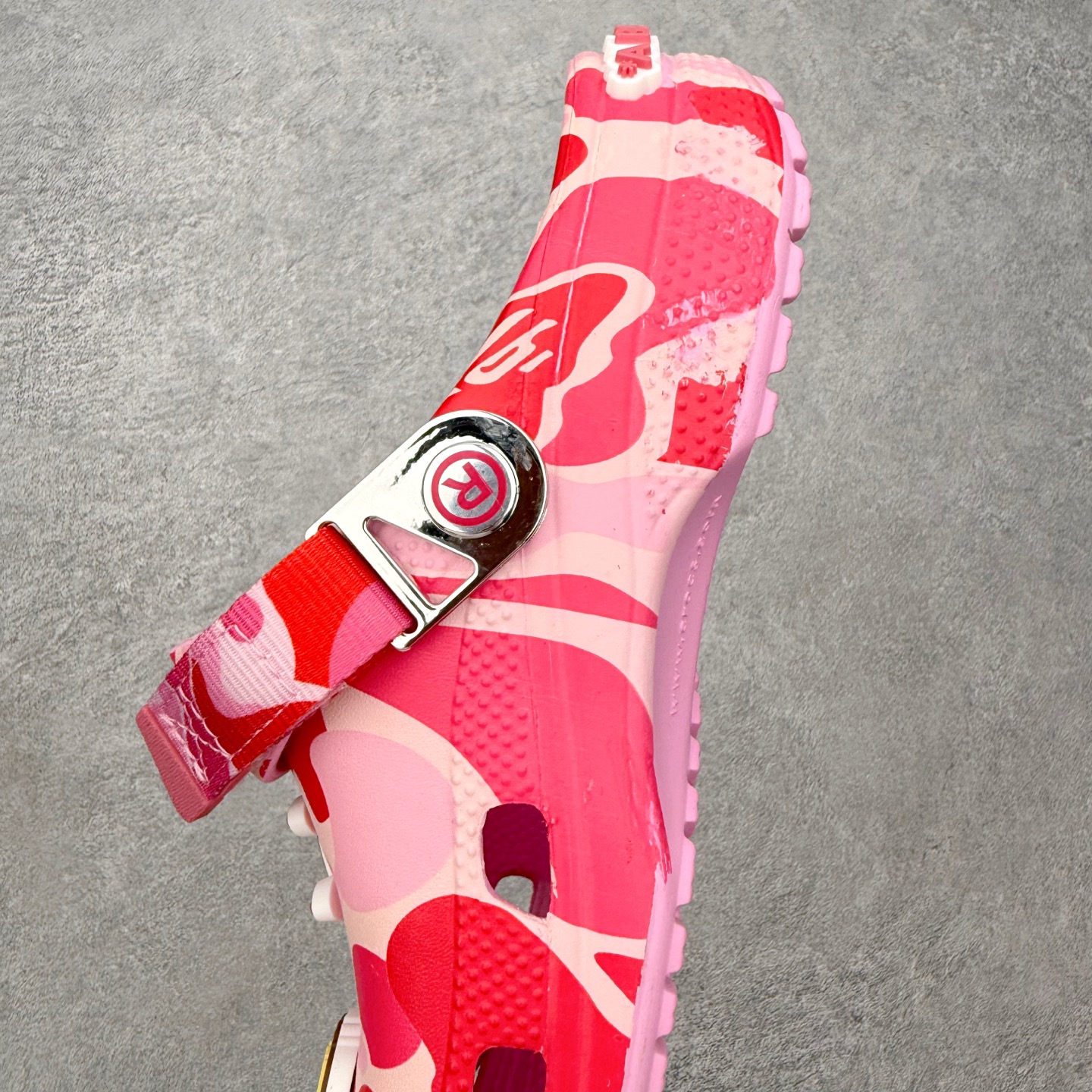 BATHING APE x Crocs Classic clog 卡骆驰  EVA 通勤 凉鞋 室内外 拖鞋 沙滩鞋  洞洞鞋  