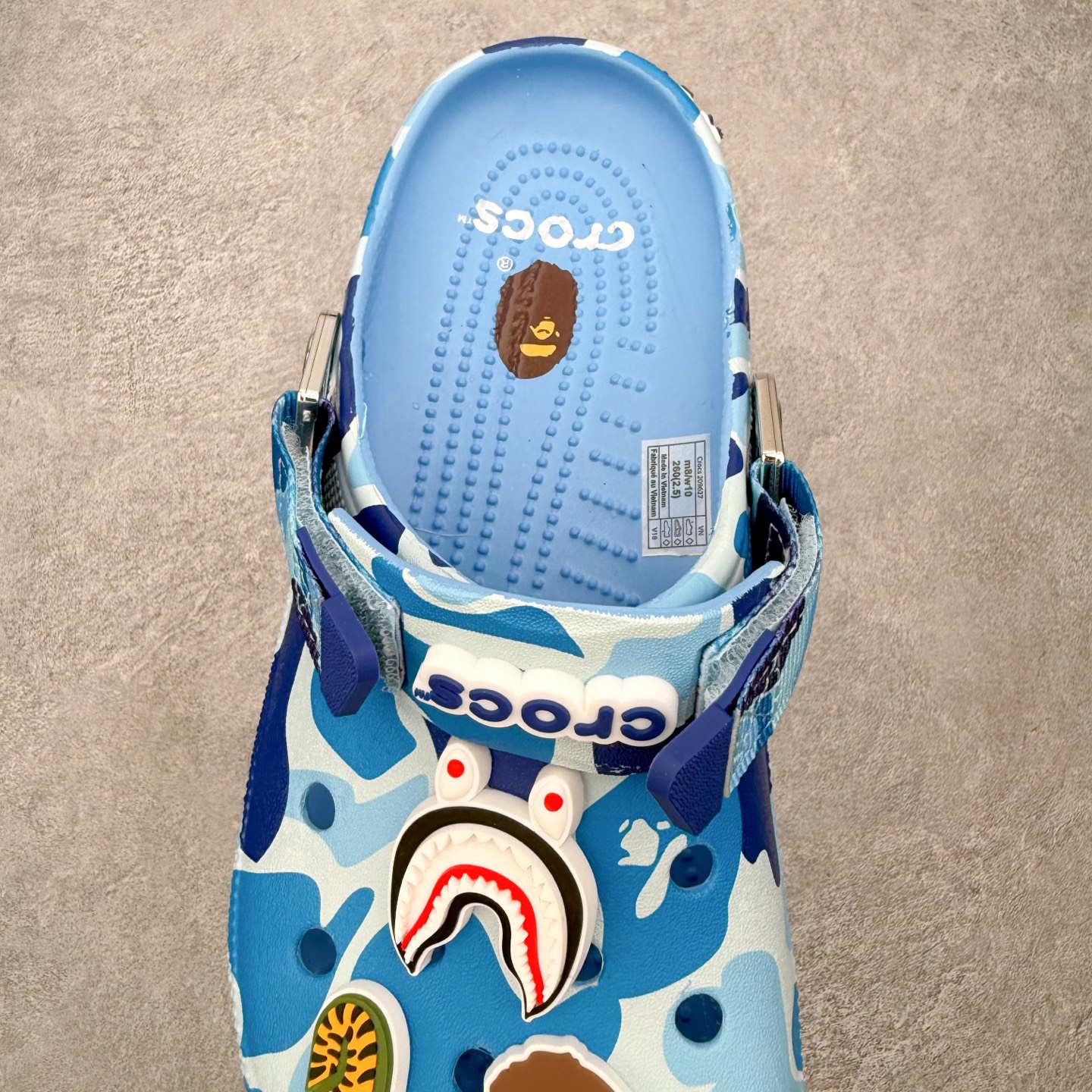 BATHING APE x Crocs Classic clog 卡骆驰  EVA 通勤 凉鞋 室内外 拖鞋 沙滩鞋  洞洞鞋  