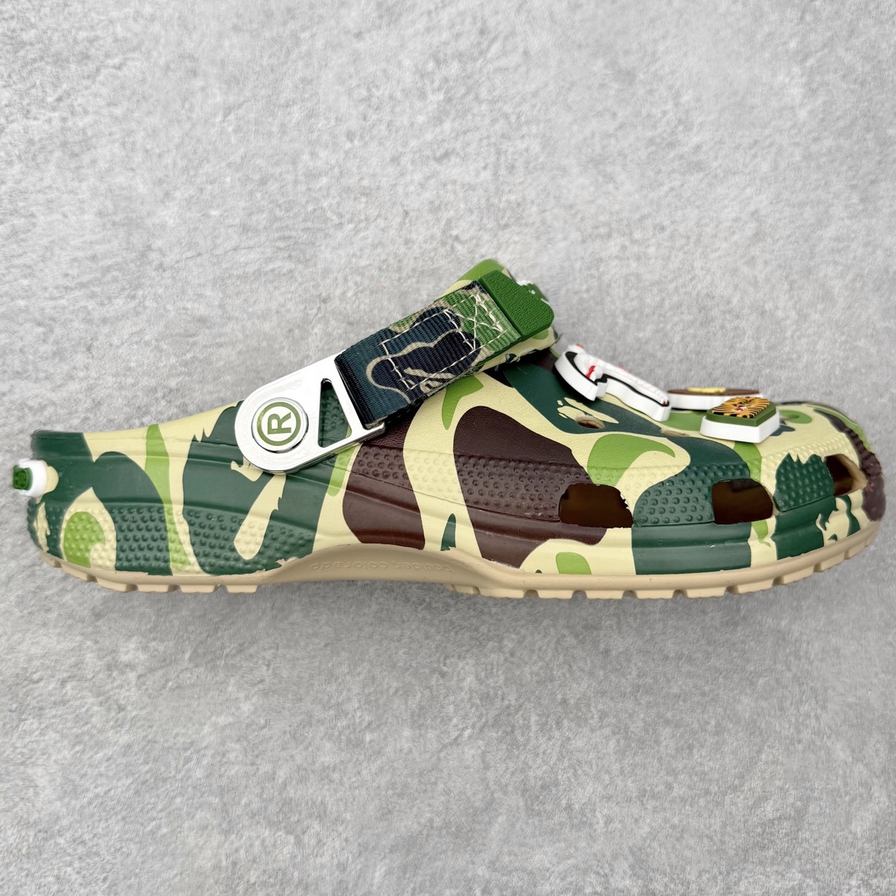 BATHING APE x Crocs Classic clog 卡骆驰  EVA 通勤 凉鞋 室内外 拖鞋 沙滩鞋  洞洞鞋  