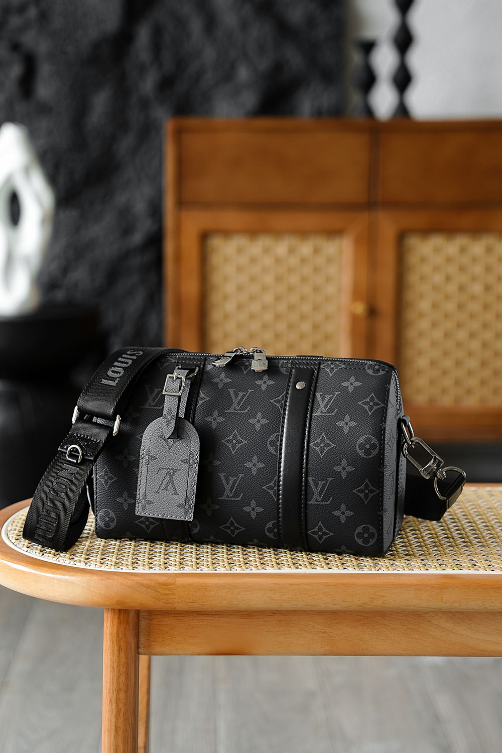 LOUIS VUITTON 路易威登 CITY KEEPALL 经典老花满印 斜挎包 单肩包 手提包 黑色 M45936