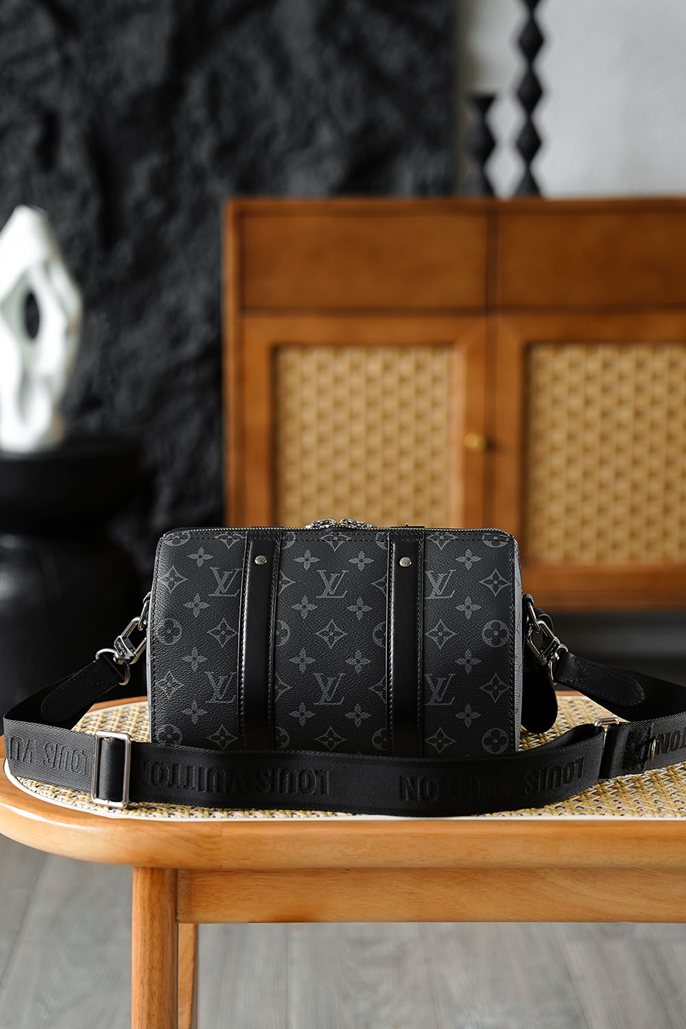 LOUIS VUITTON 路易威登 CITY KEEPALL 经典老花满印 斜挎包 单肩包 手提包 黑色 M45936