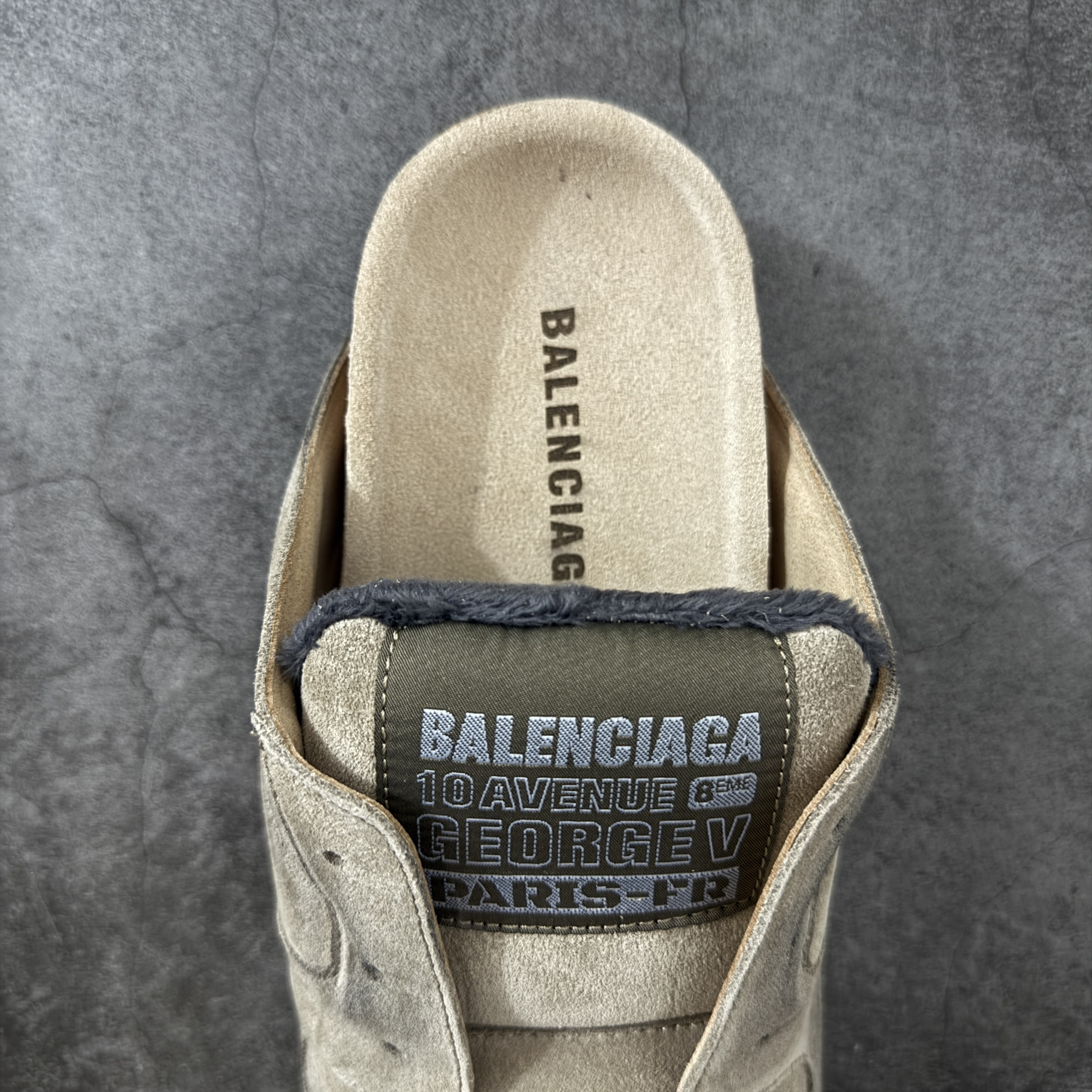Balenciaga巴黎世家 Dumbo  低筒 包头 平底  户外室内 凉拖 男款 棕色 852708WCB429099