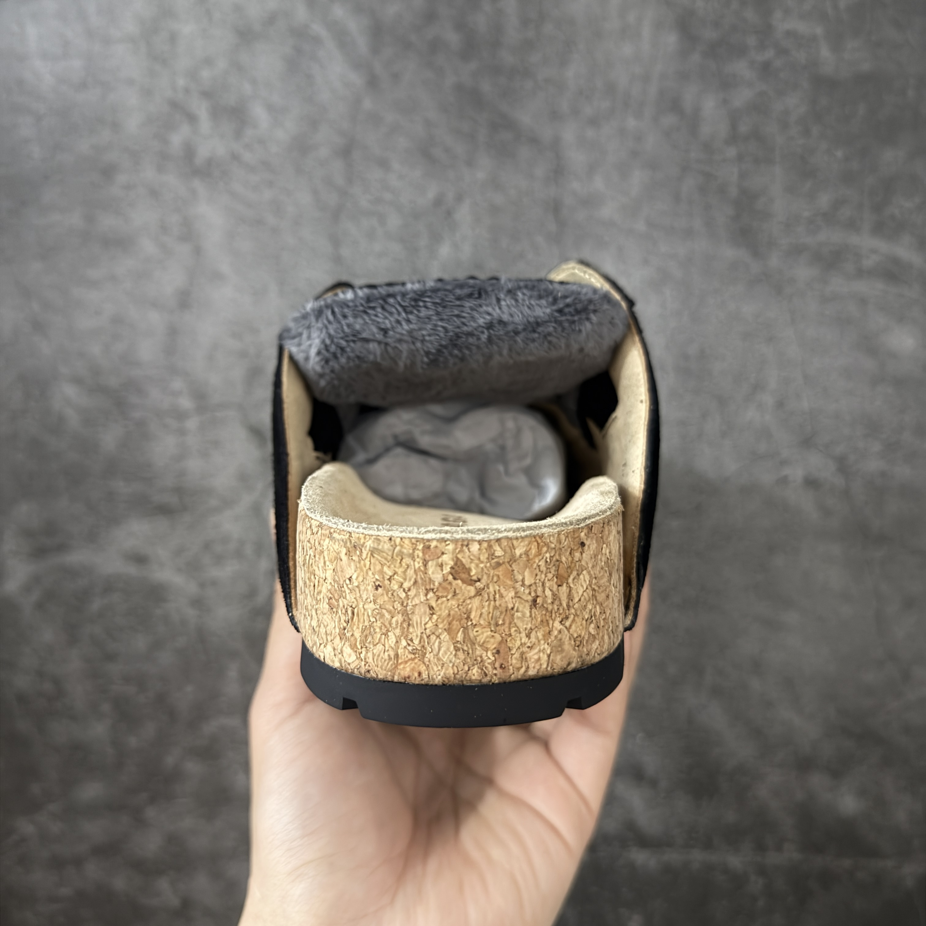 Balenciaga巴黎世家 Dumbo  低筒 包头 平底  户外室内 凉拖 男款 黑色 852708WCB421000