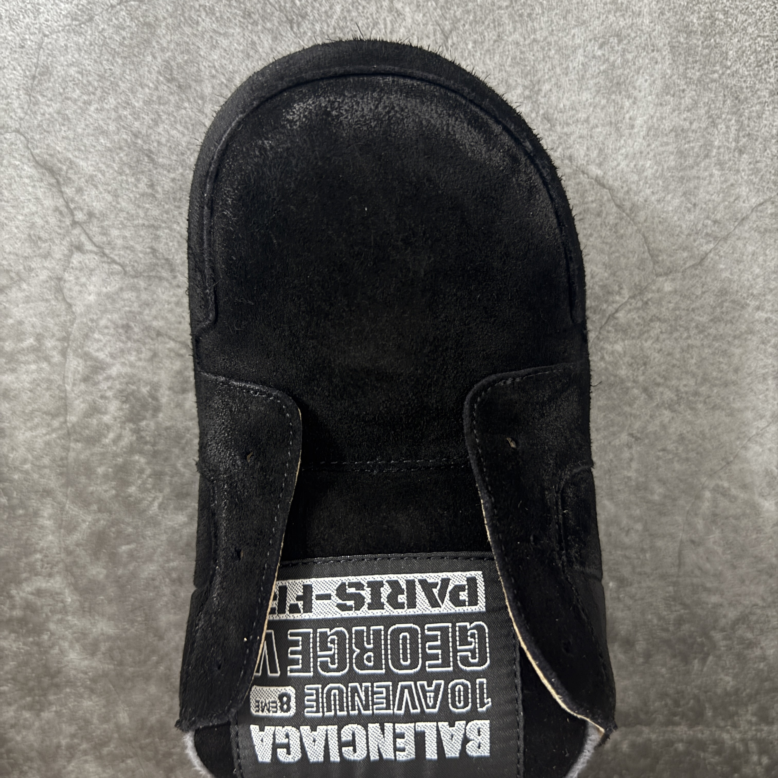 Balenciaga巴黎世家 Dumbo  低筒 包头 平底  户外室内 凉拖 男款 黑色 852708WCB421000