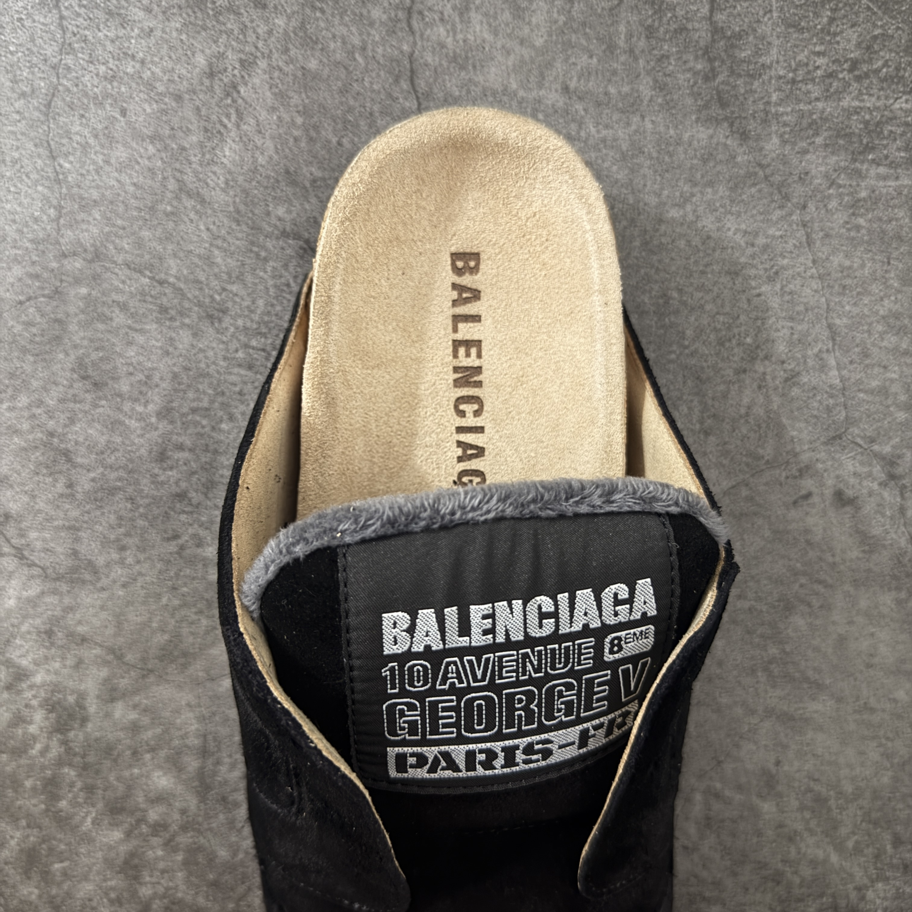 Balenciaga巴黎世家 Dumbo  低筒 包头 平底  户外室内 凉拖 男款 黑色 852708WCB421000