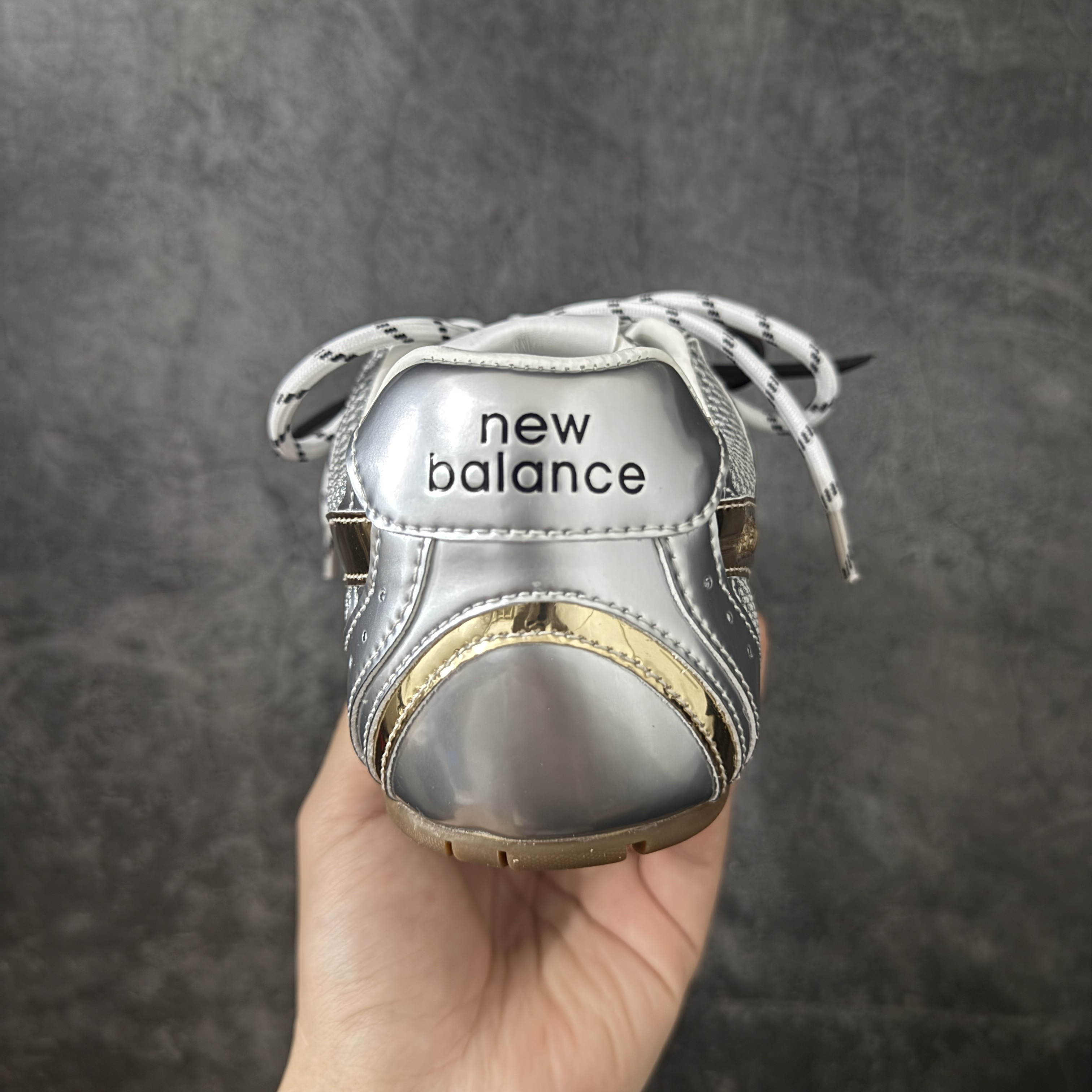 Miumiu x 繆繆 New Balance NB530 低筒 平底 复古跑鞋 休闲鞋 板鞋 运动鞋  女鞋 波鞋银色 5E165E_3ZL5_F0X1W_F_BD05