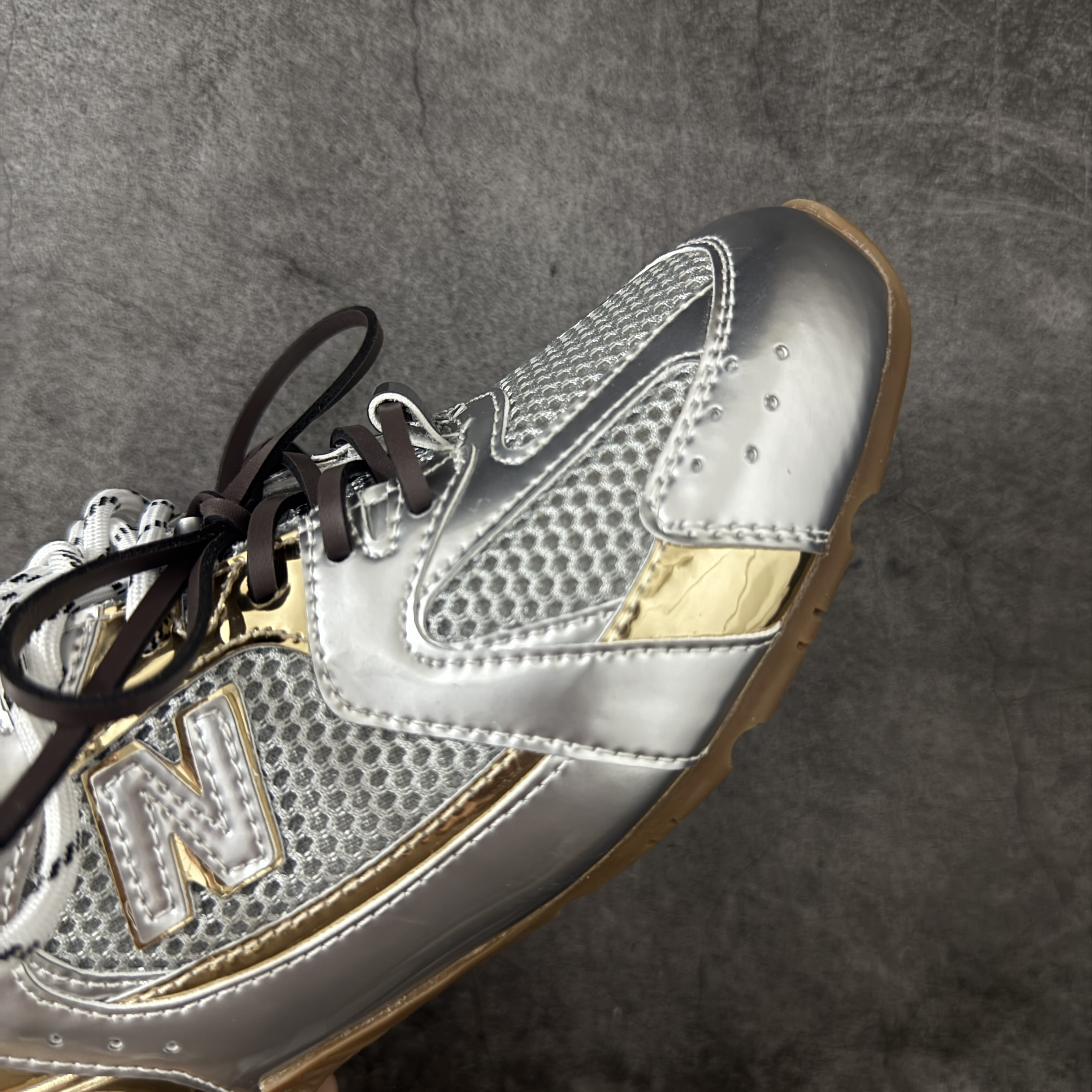 Miumiu x 繆繆 New Balance NB530 低筒 平底 复古跑鞋 休闲鞋 板鞋 运动鞋  女鞋 波鞋银色 5E165E_3ZL5_F0X1W_F_BD05