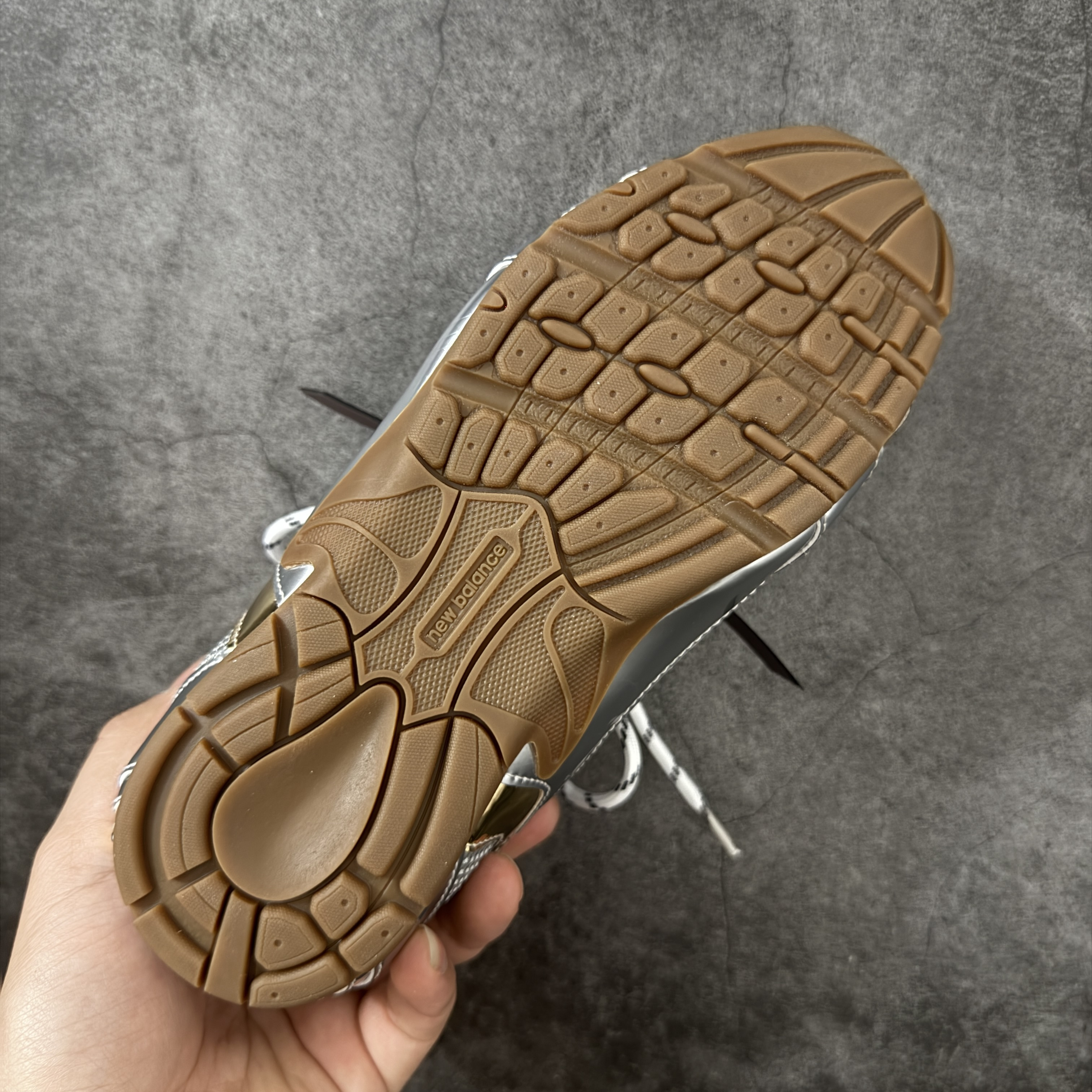 Miumiu x 繆繆 New Balance NB530 低筒 平底 复古跑鞋 休闲鞋 板鞋 运动鞋  女鞋 波鞋银色 5E165E_3ZL5_F0X1W_F_BD05