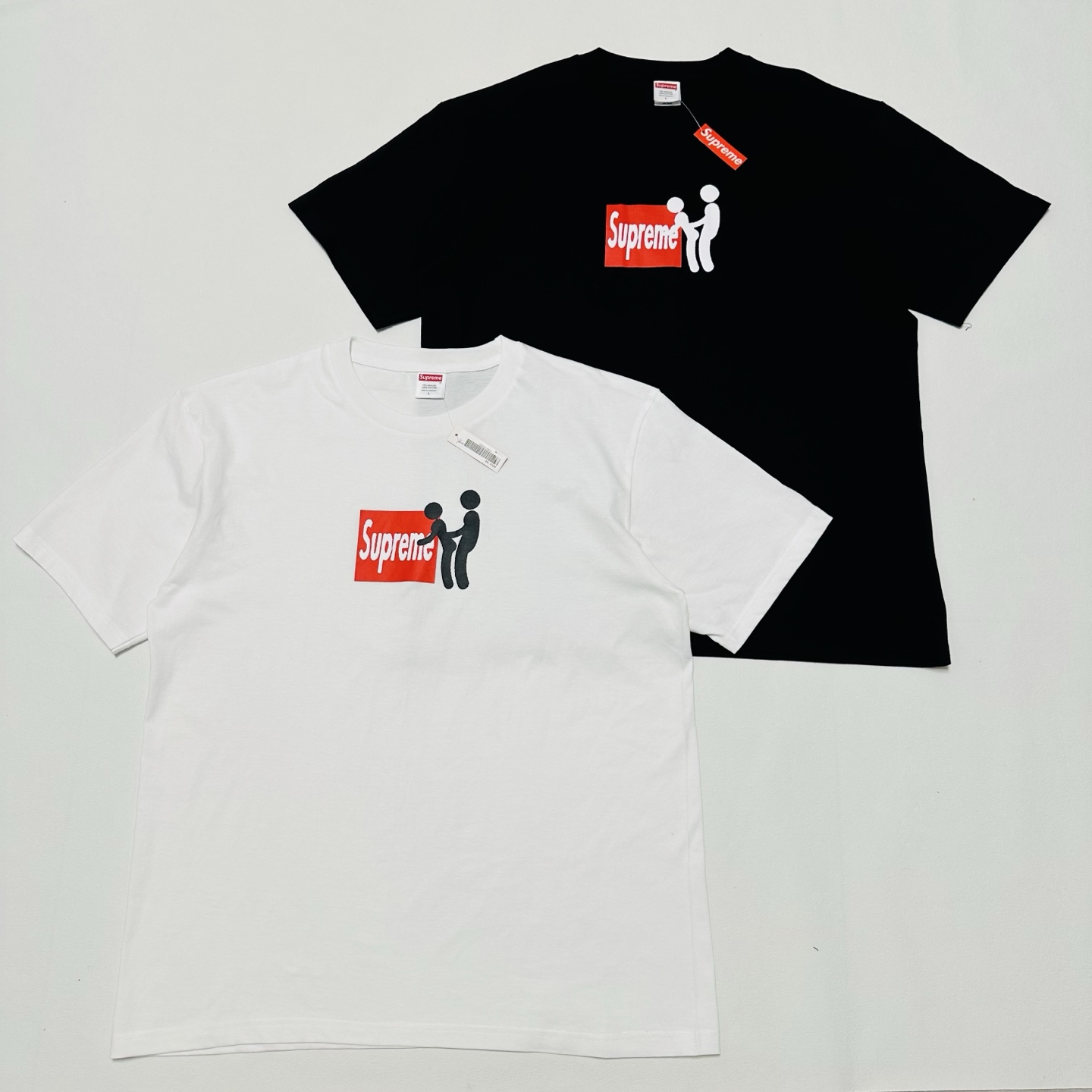 粘贴T恤 SUPREME FW25 STICK TEE 不可描述的短袖TEE  字母 印花 logo圆领 短袖T恤 男女同款 黑色 白色   