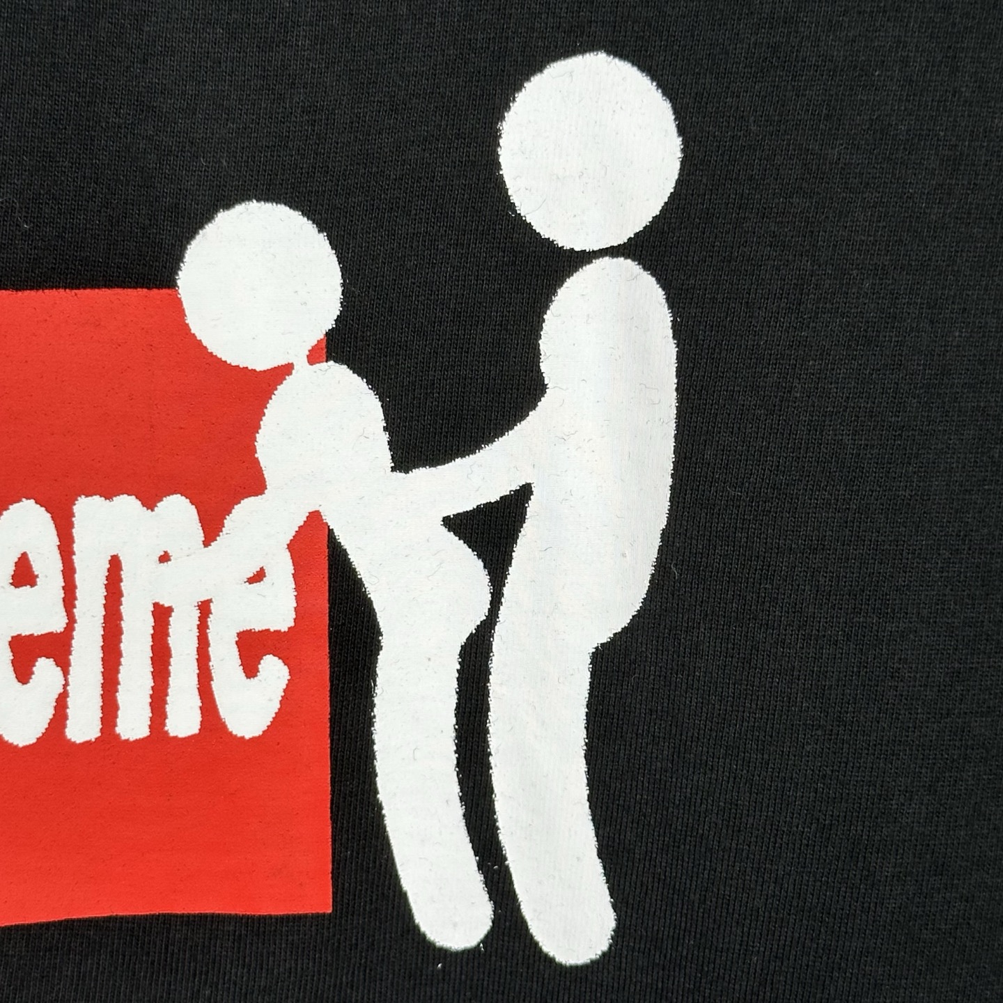 粘贴T恤 SUPREME FW25 STICK TEE 不可描述的短袖TEE  字母 印花 logo圆领 短袖T恤 男女同款 黑色 白色   