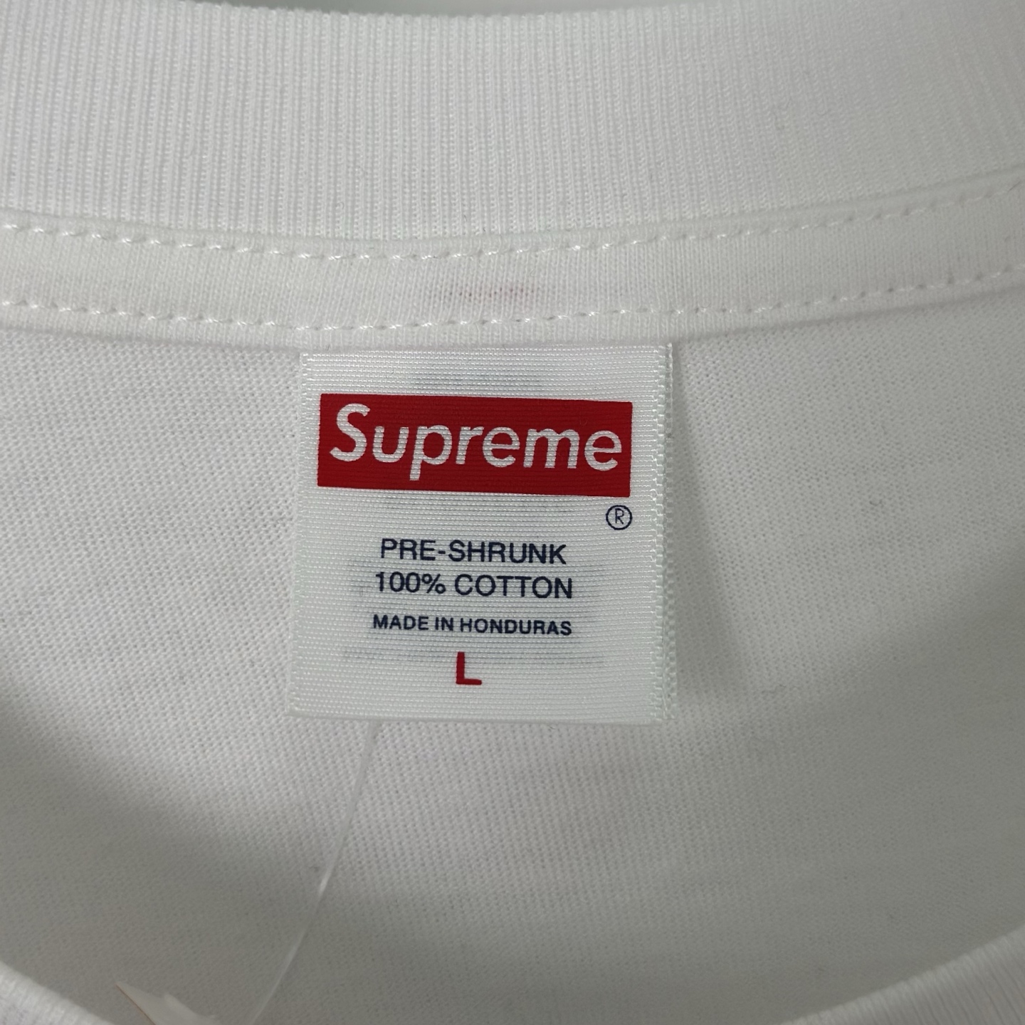 箭头T恤 SUPREME 26SS WORLD FAMOUS TEE 字母 印花 logo圆领 短袖T恤 男女同款 黑色 白色   