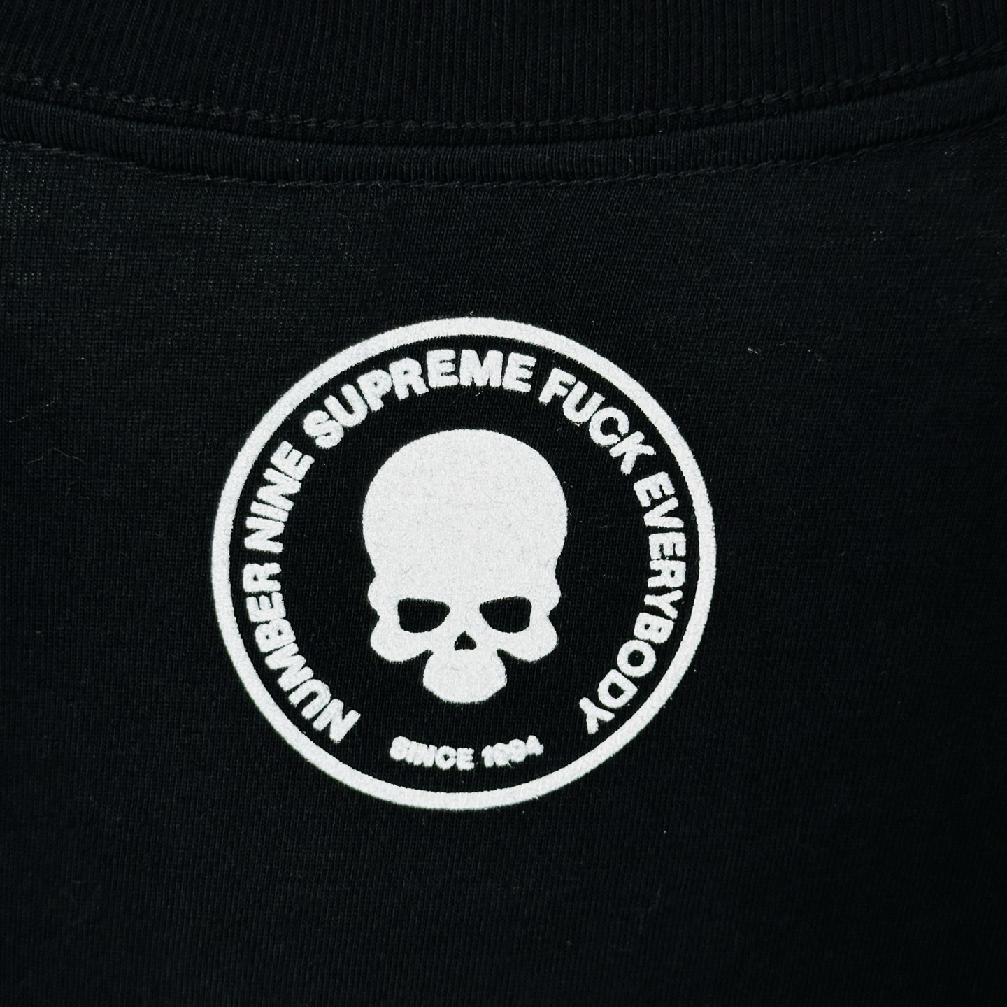 曼森T恤 SUPREME X NUMBER （N）INE 联名款 MANSON TEE  印花 logo圆领 短袖T恤 男女同款 黑色 白色   