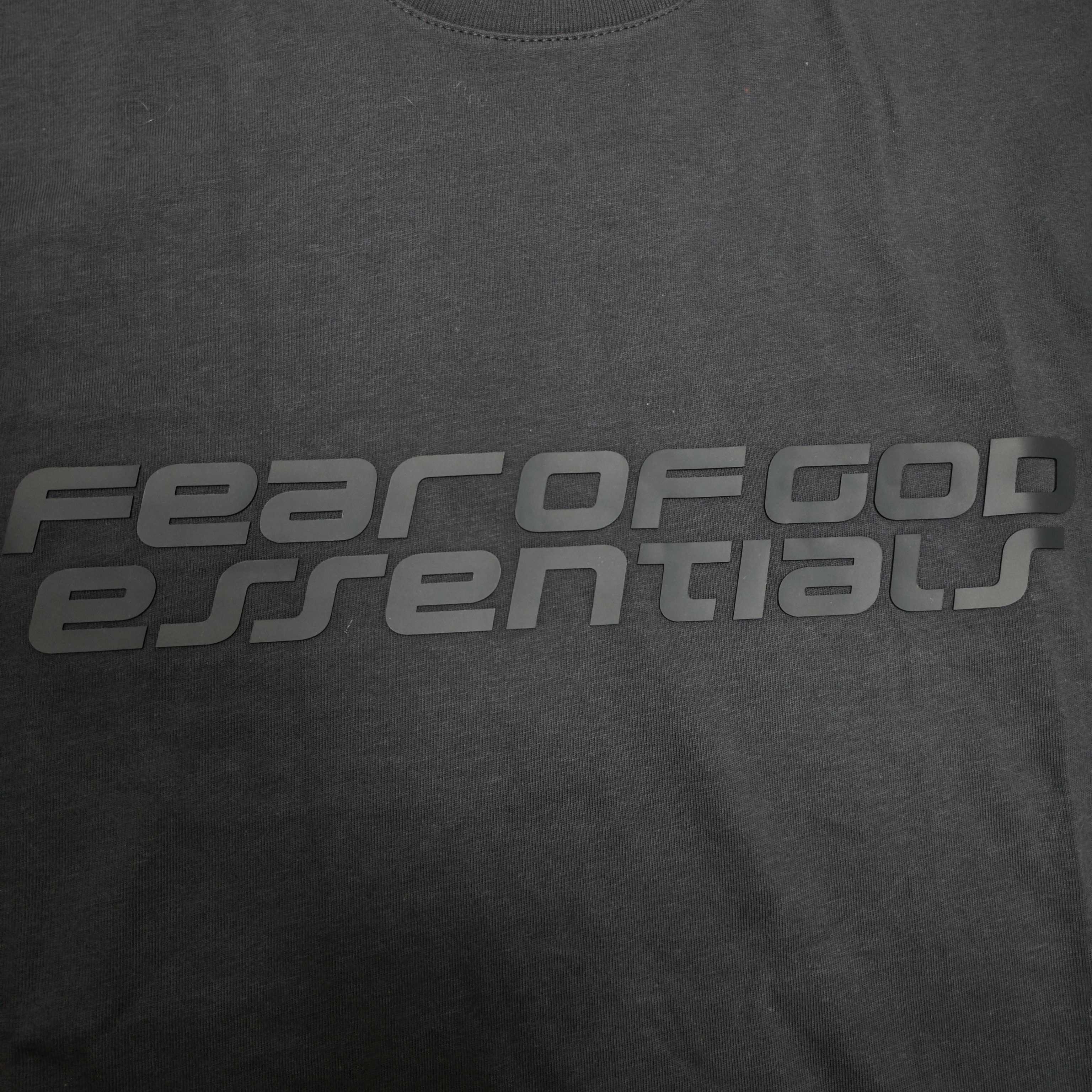 Fear Of God Essentials FW26 Holiday 2026 90'S SHORT SLEEVE TE  FOG 字母印花圆领短袖 T恤 男女同款 夏款  