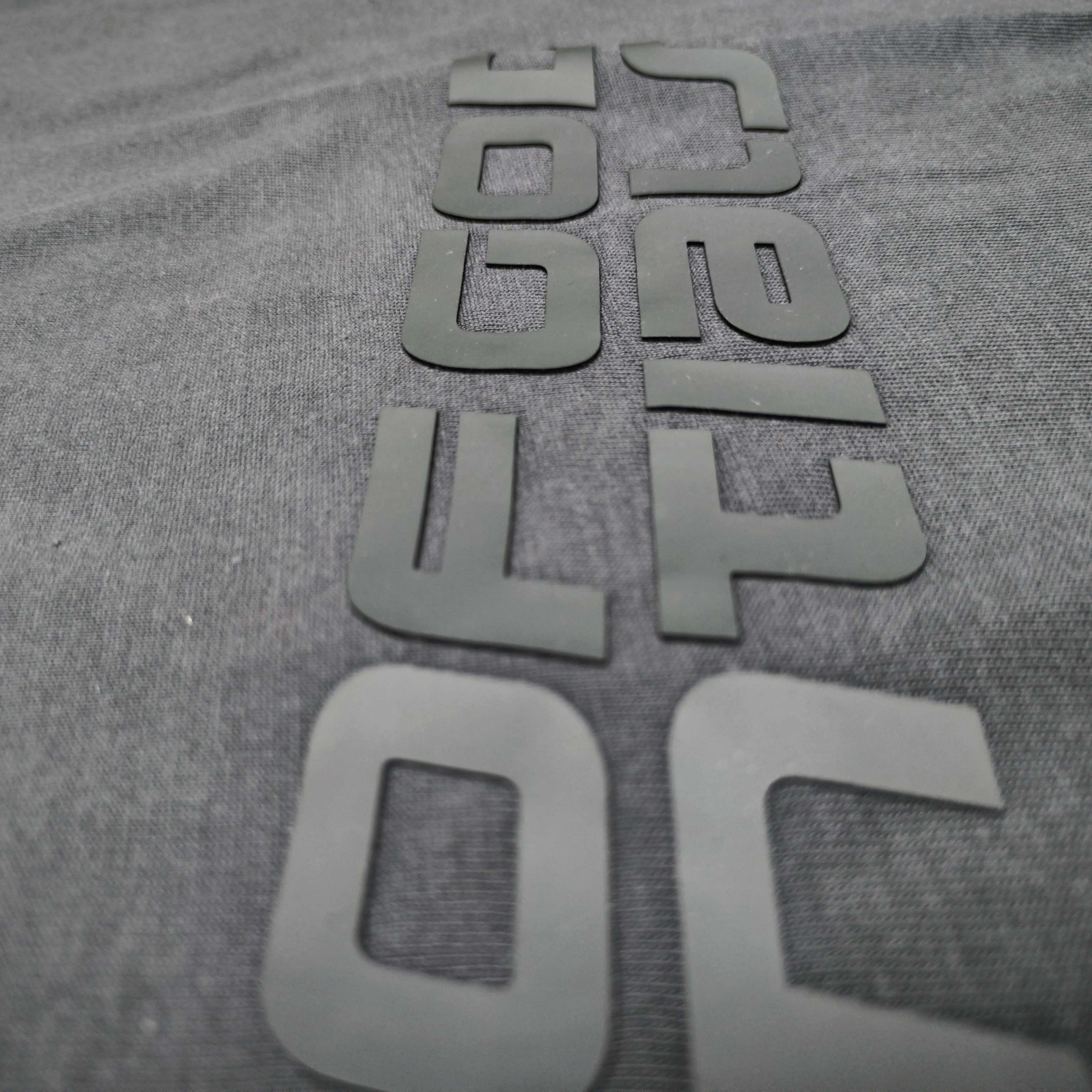 Fear Of God Essentials FW26 Holiday 2026 90'S SHORT SLEEVE TE  FOG 字母印花圆领短袖 T恤 男女同款 夏款  