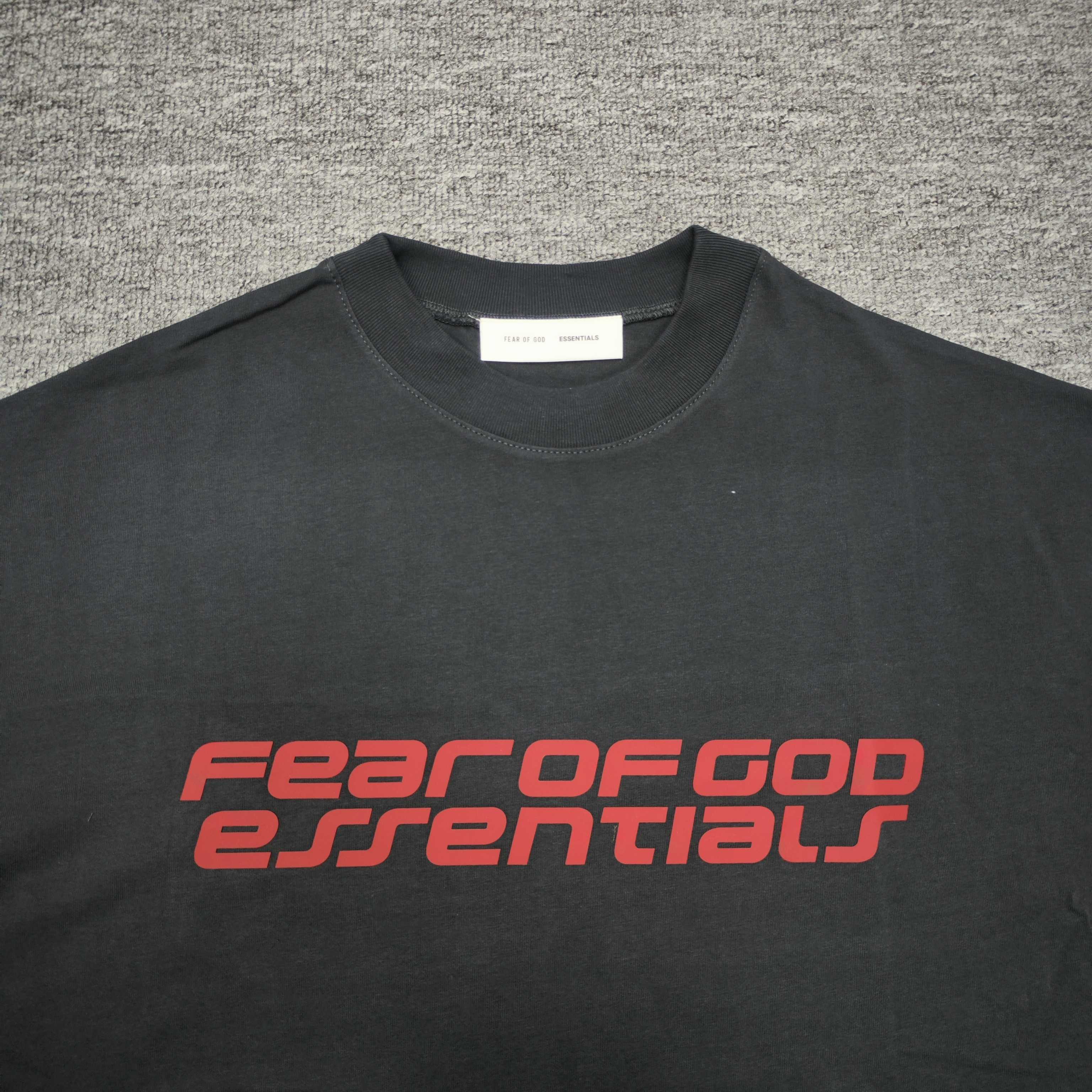 Fear Of God Essentials FW26 Holiday 2026 90'S SHORT SLEEVE TE  FOG 字母印花圆领短袖 T恤 男女同款 夏款  