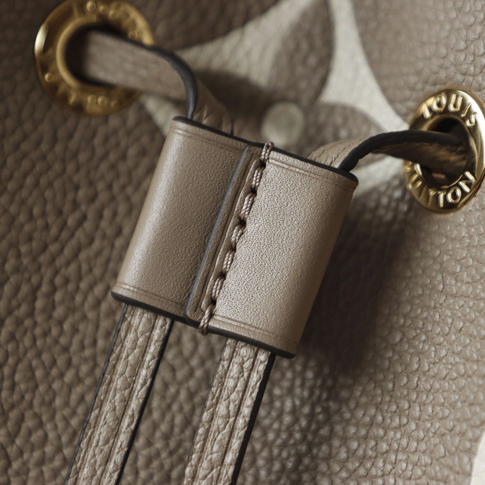 LOUIS VUITTON NEONOE 全钢五金 经典老花 印花 拉链 涂层帆布  单肩斜挎包 黑色  A0 M45555