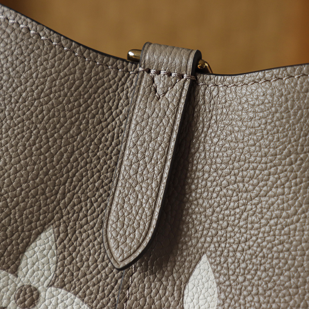 LOUIS VUITTON NEONOE 全钢五金 经典老花 印花 拉链 涂层帆布  单肩斜挎包 黑色  A0 M45555