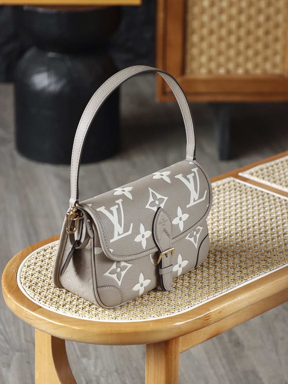 LOUIS VUITTON Diane  Premium NéoNoé Bucket Bag - Monogram Canvas with Gold-Tone Hardware - 1:1 Quality Edition 大象灰  A0 M46583