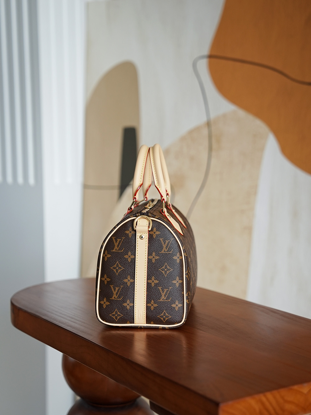 LOUIS VUITTON 𝐩𝐞𝐞𝐝𝐲 𝟐𝟓 NéoNoé Bucket Bag - Monogram Canvas with Gold-Tone Hardware - 1:1 Quality Edition   A0 M46977