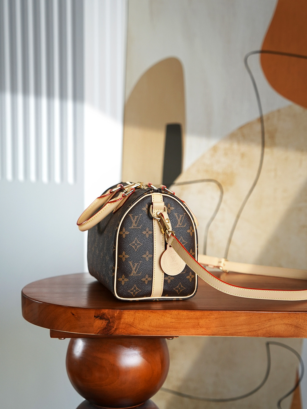 LOUIS VUITTON 𝐩𝐞𝐞𝐝𝐲 𝟐𝟓 NéoNoé Bucket Bag - Monogram Canvas with Gold-Tone Hardware - 1:1 Quality Edition   A0 M46977