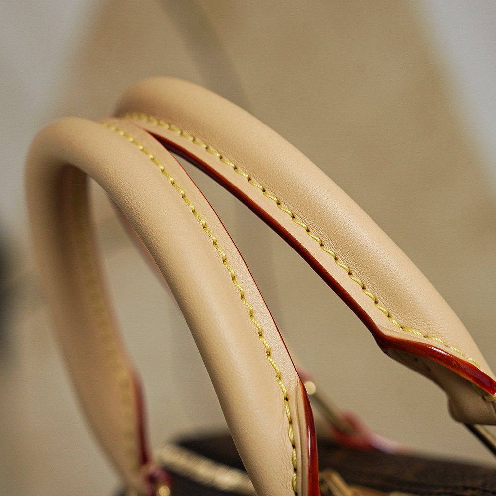 LOUIS VUITTON 𝐩𝐞𝐞𝐝𝐲 𝟐𝟓 NéoNoé Bucket Bag - Monogram Canvas with Gold-Tone Hardware - 1:1 Quality Edition   A0 M46977