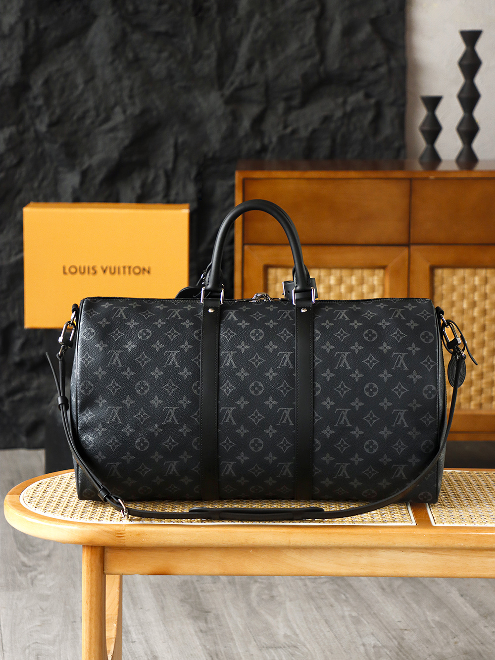 Louis Vuitton LV Keepall Bandoulière 50 Travel Bag — Monogram Canvas with Gold-Tone Hardware — 1:1 Top-Tier Replica (A0 M14202)