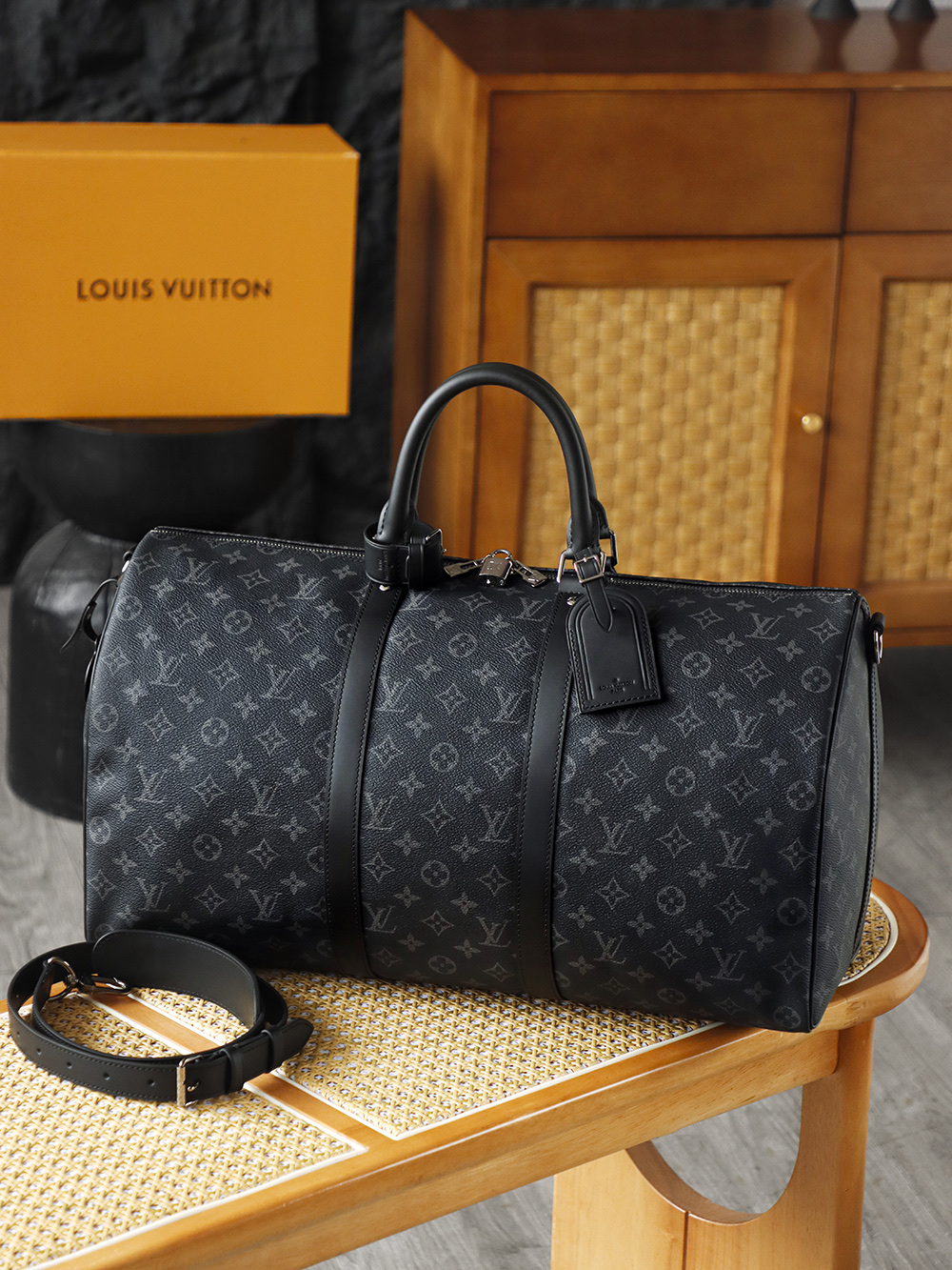 Louis Vuitton LV Keepall Bandoulière 50 Travel Bag — Monogram Canvas with Gold-Tone Hardware — 1:1 Top-Tier Replica (A0 M14202)