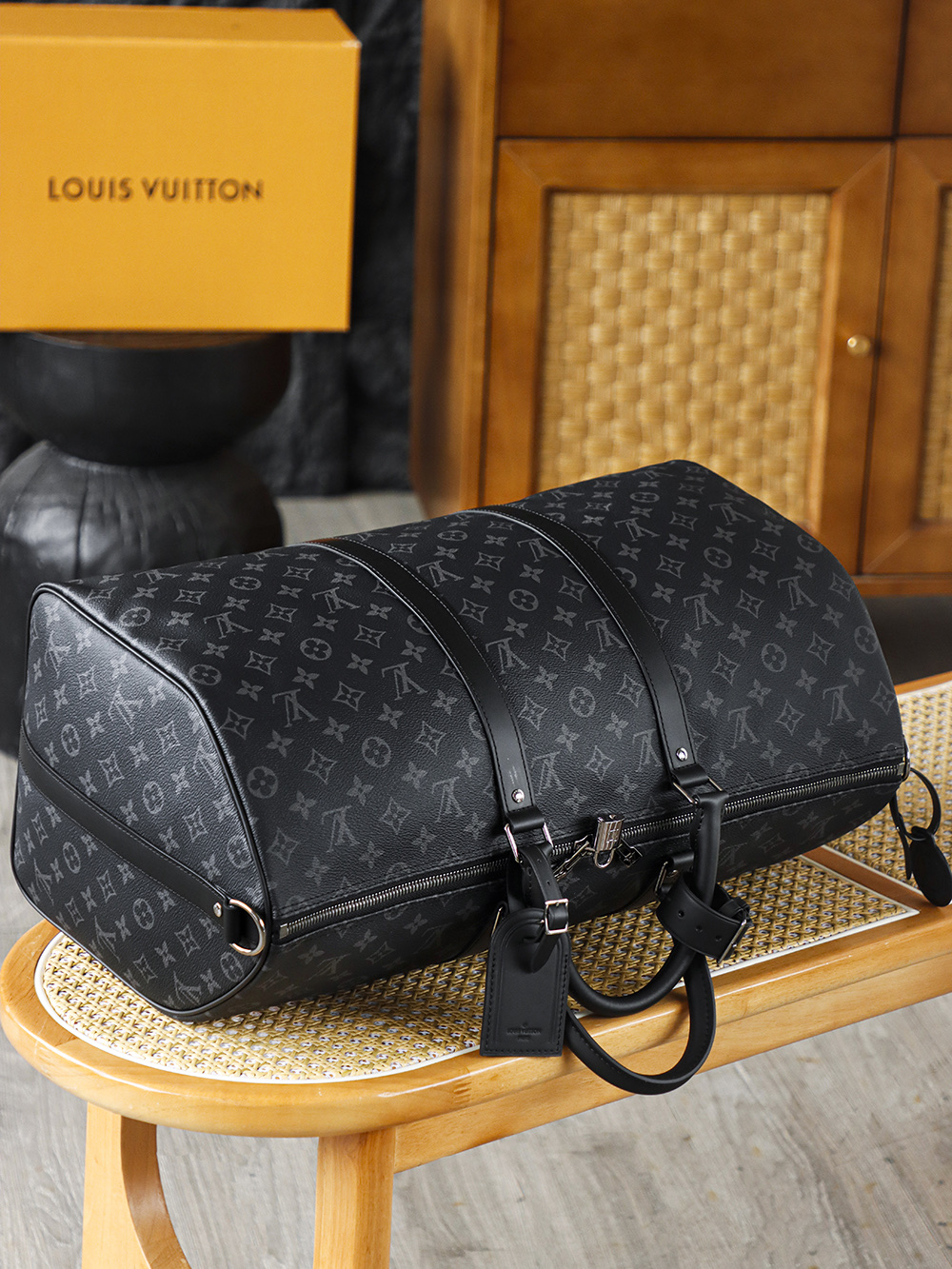Louis Vuitton LV Keepall Bandoulière 50 Travel Bag — Monogram Canvas with Gold-Tone Hardware — 1:1 Top-Tier Replica (A0 M14202)