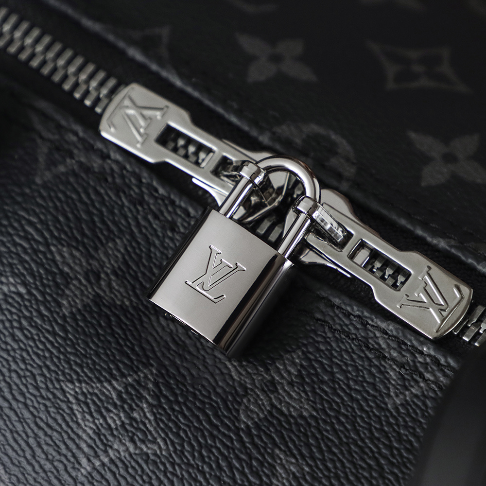 Louis Vuitton LV Keepall Bandoulière 50 Travel Bag — Monogram Canvas with Gold-Tone Hardware — 1:1 Top-Tier Replica (A0 M14202)