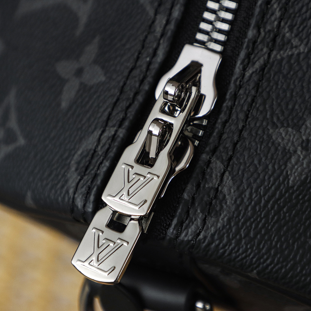 Louis Vuitton LV Keepall Bandoulière 50 Travel Bag — Monogram Canvas with Gold-Tone Hardware — 1:1 Top-Tier Replica (A0 M14202)