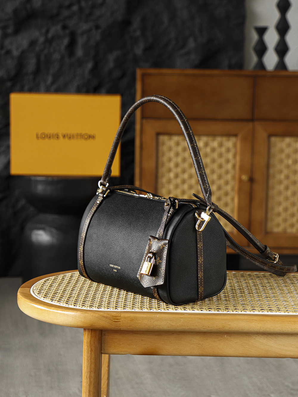 Louis Vuitton Express LV Travel Bag — Monogram Canvas with Gold-Tone Hardware — 1:1 Top-Tier Replica (A0 M26039)