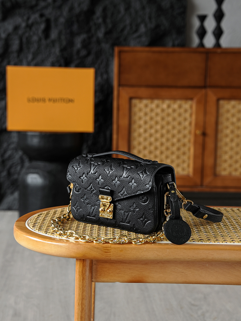 Louis Vuitton Pochette Metis East West LV Travel Bag — Monogram Canvas with Gold-Tone Hardware — 1:1 Top-Tier Replica (A0 M46595)