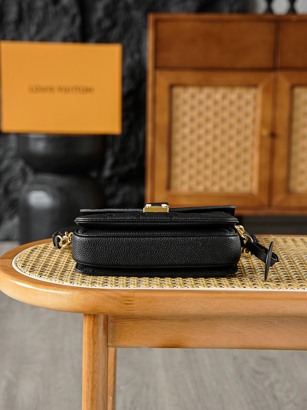 Louis Vuitton Pochette Metis East West LV Travel Bag — Monogram Canvas with Gold-Tone Hardware — 1:1 Top-Tier Replica (A0 M46595)