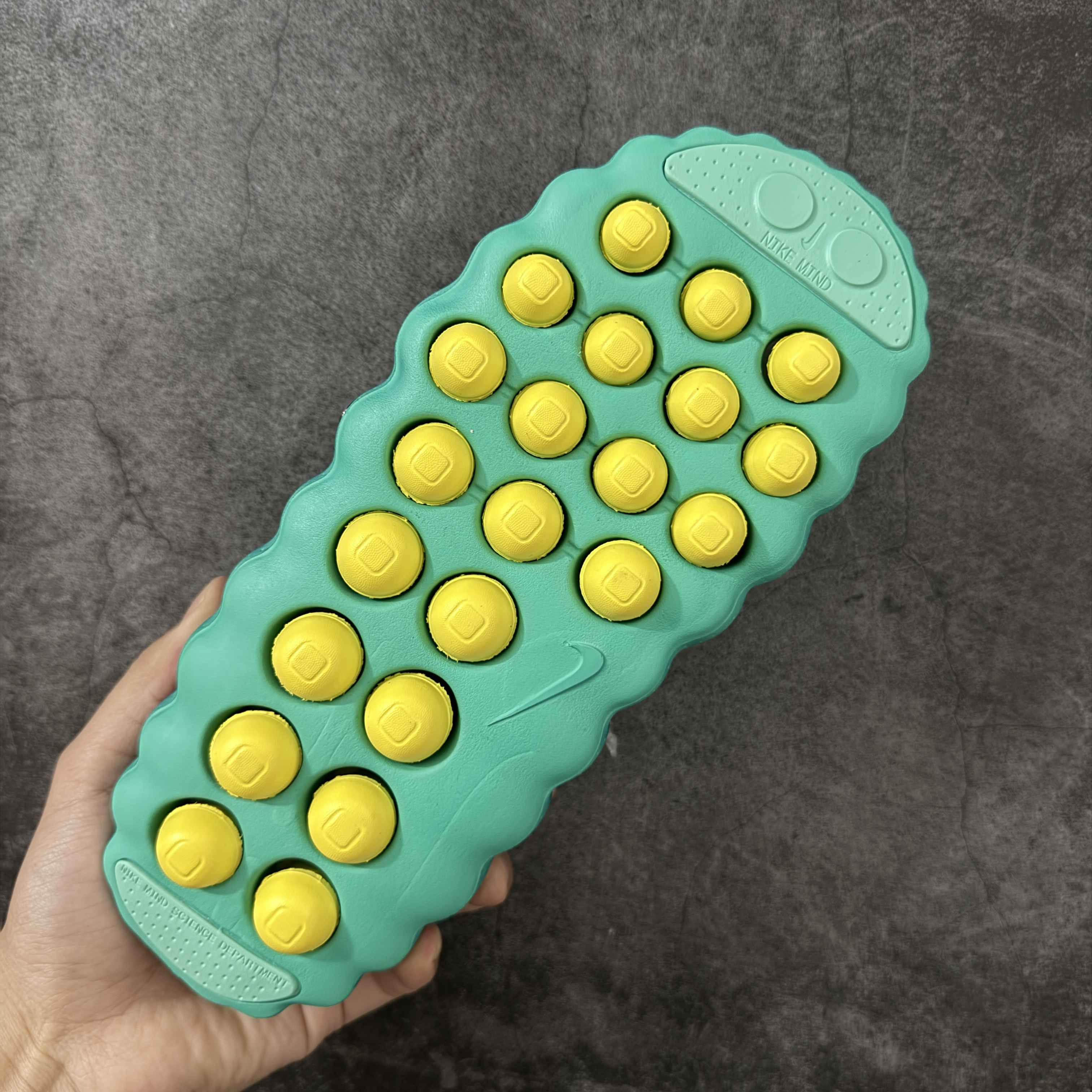 Nike Mind 001 按摩鞋 舒适柔软 包头 拖鞋男女同款  渐变绿 HQ4307-301