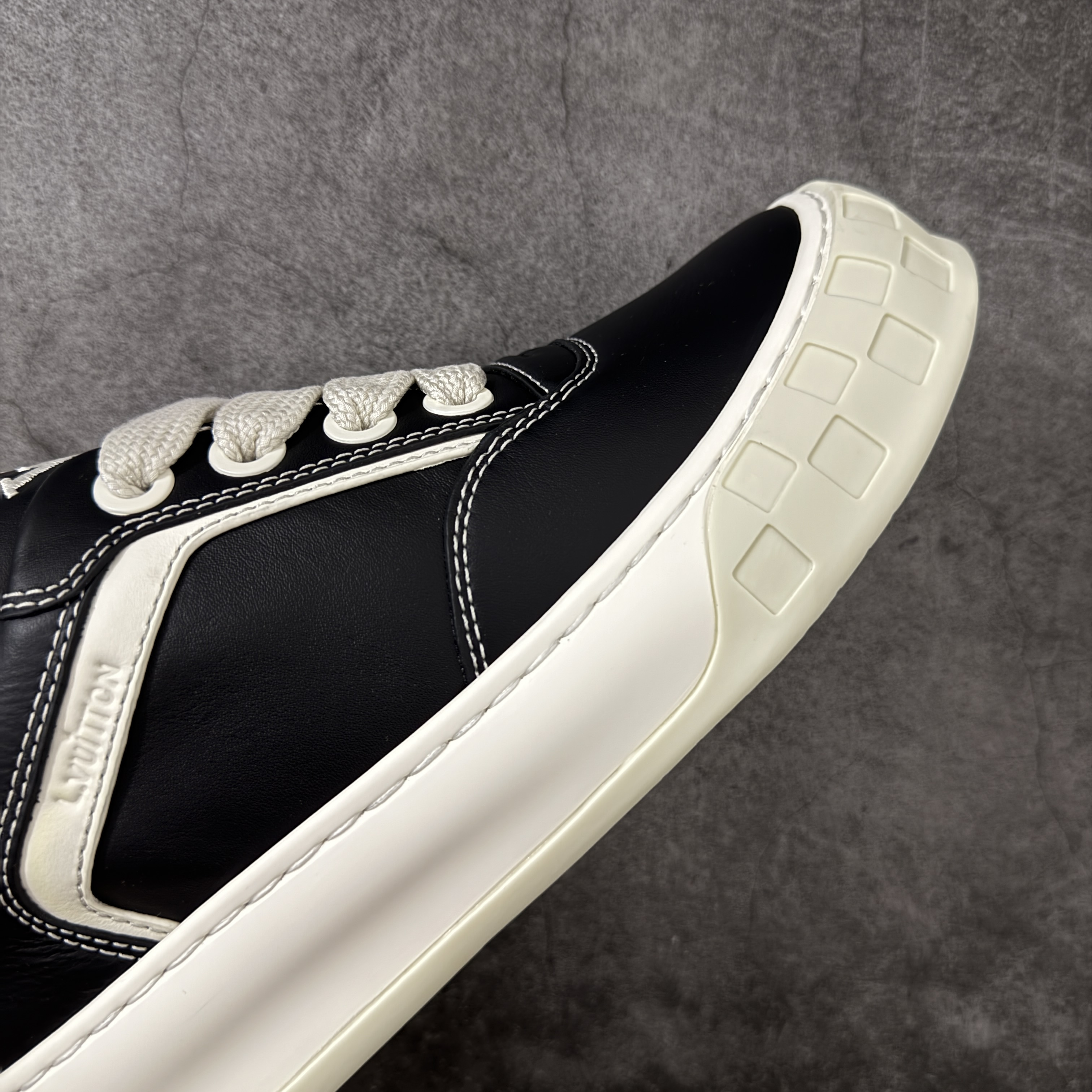 L-V Vuiton Tilted Sk8 Sneaker - High-Tier "Batch" - Premium Calfskin Edition  饼干鞋  黑色皮 C0  