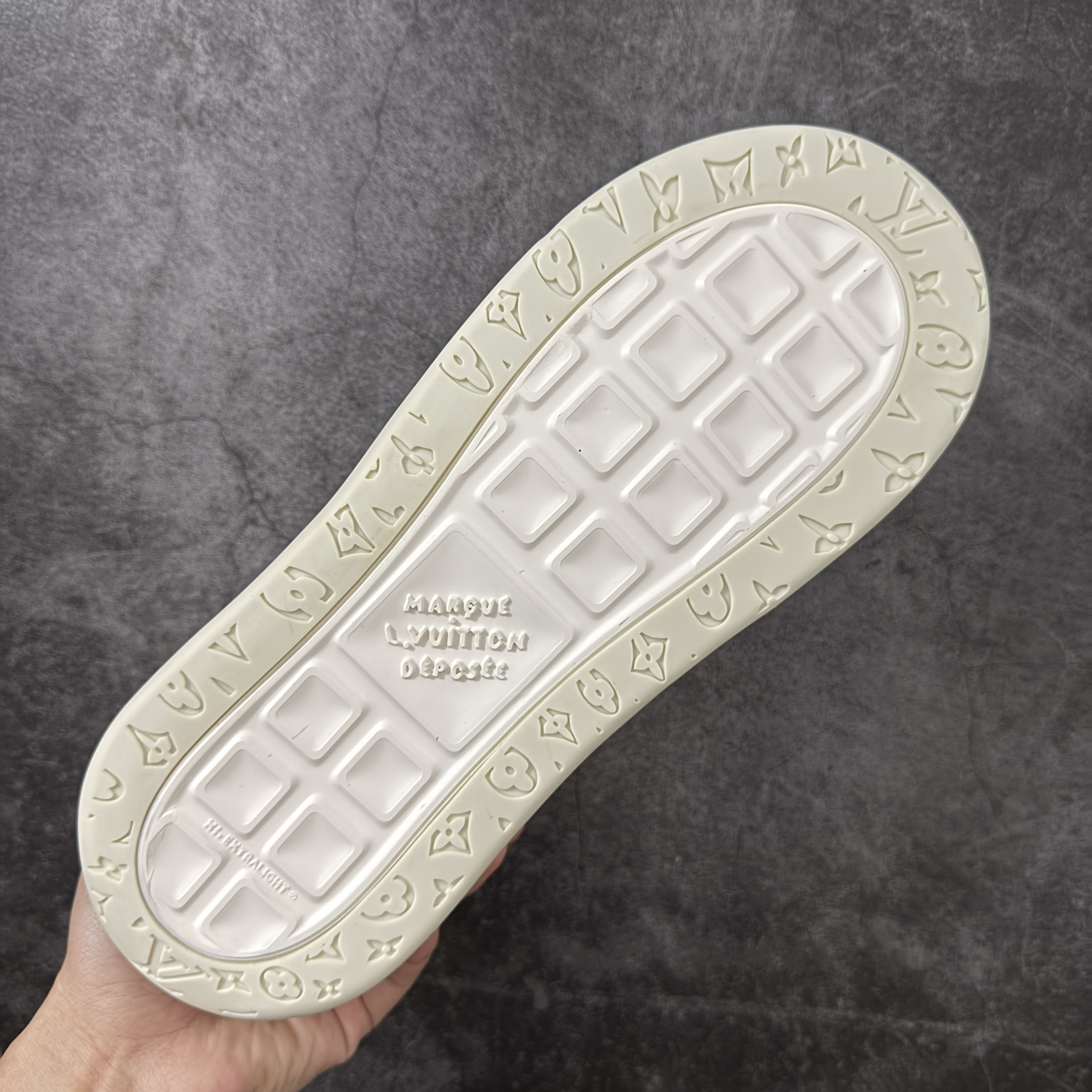 L-V Vuiton Tilted Sk8 Sneaker - High-Tier "Batch" - Premium Calfskin Edition  饼干鞋  黑色皮 C0  