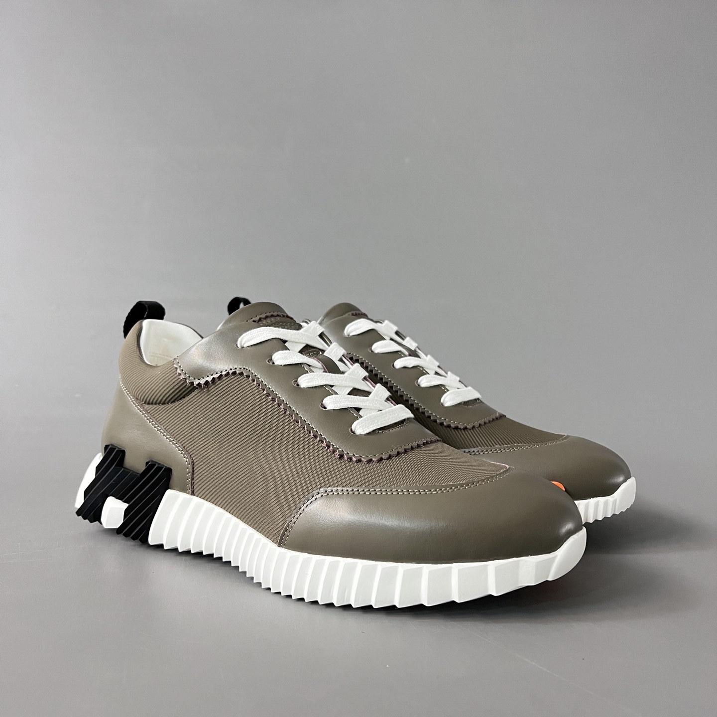 HERMES  Bouncing  Luxury Bouncing Sneakers - High End Calfskin & Mesh - 1:1 Mirror Quality Designer Shoes - Handmade Craftsmanship  H261897Z H1R