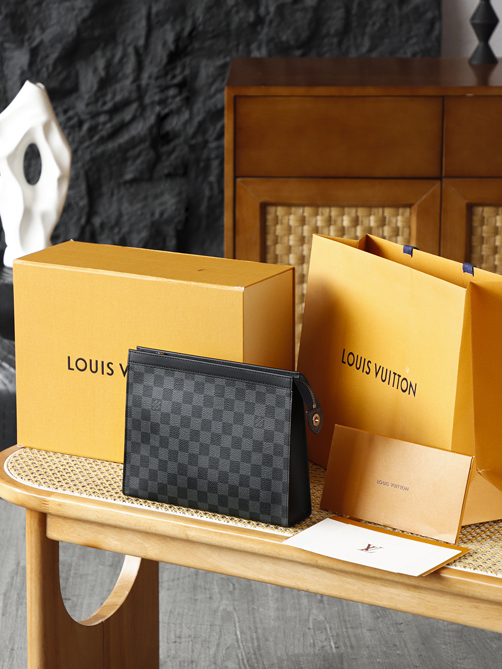 Louis Vuitton Pochette Voyage LV Travel Bag — Monogram Canvas with Gold-Tone Hardware — 1:1 Top-Tier Replica (L0 N41696)